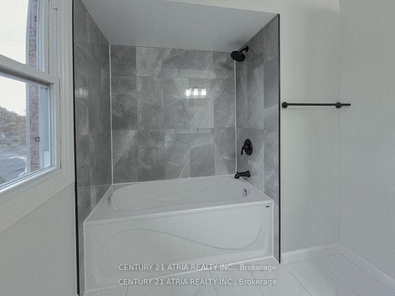 76 Carisbrooke Square photo 24