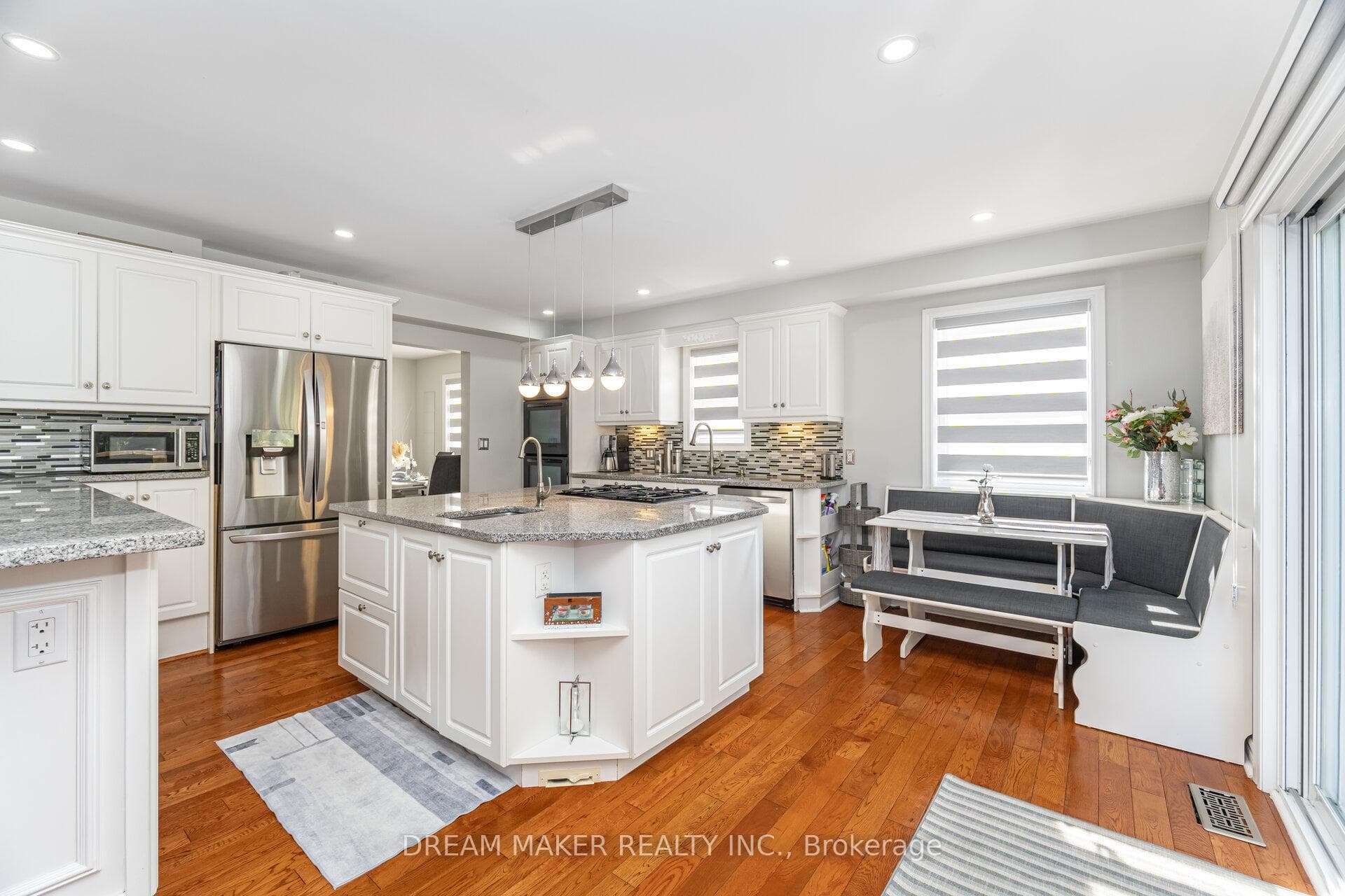 756 Third Avenue photo 16