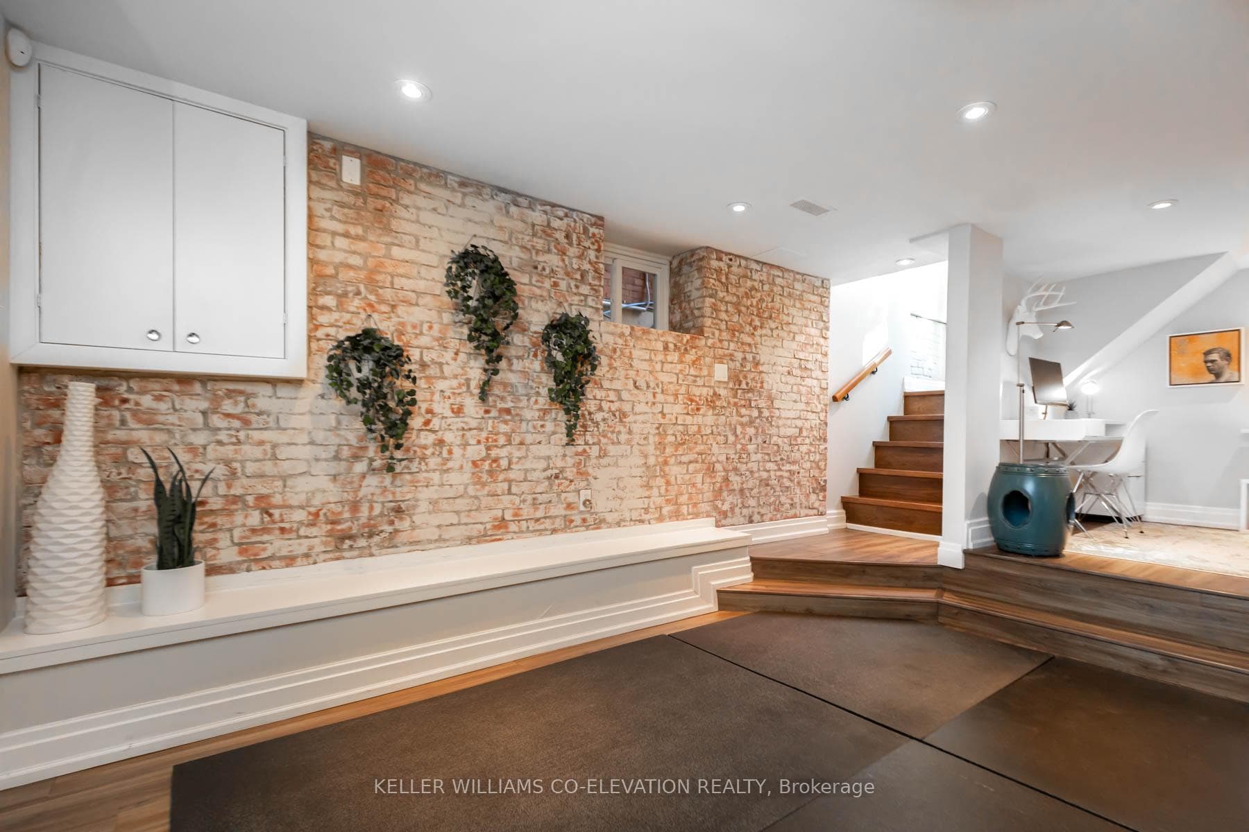 85 Kenneth Avenue photo 26
