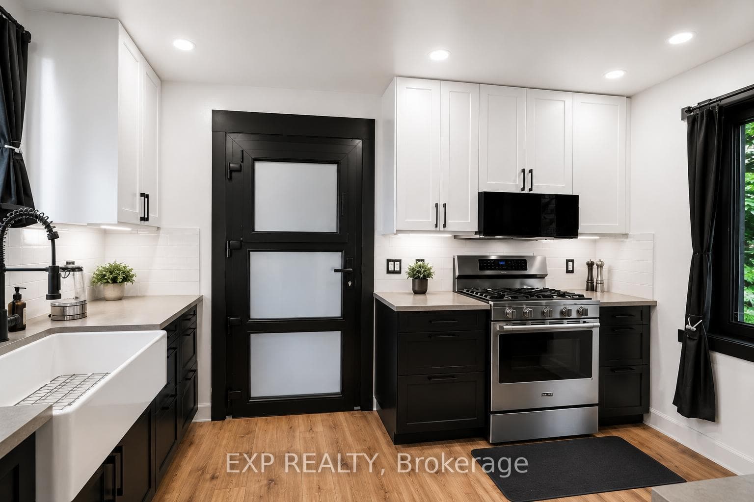 152 River Lane photo 8