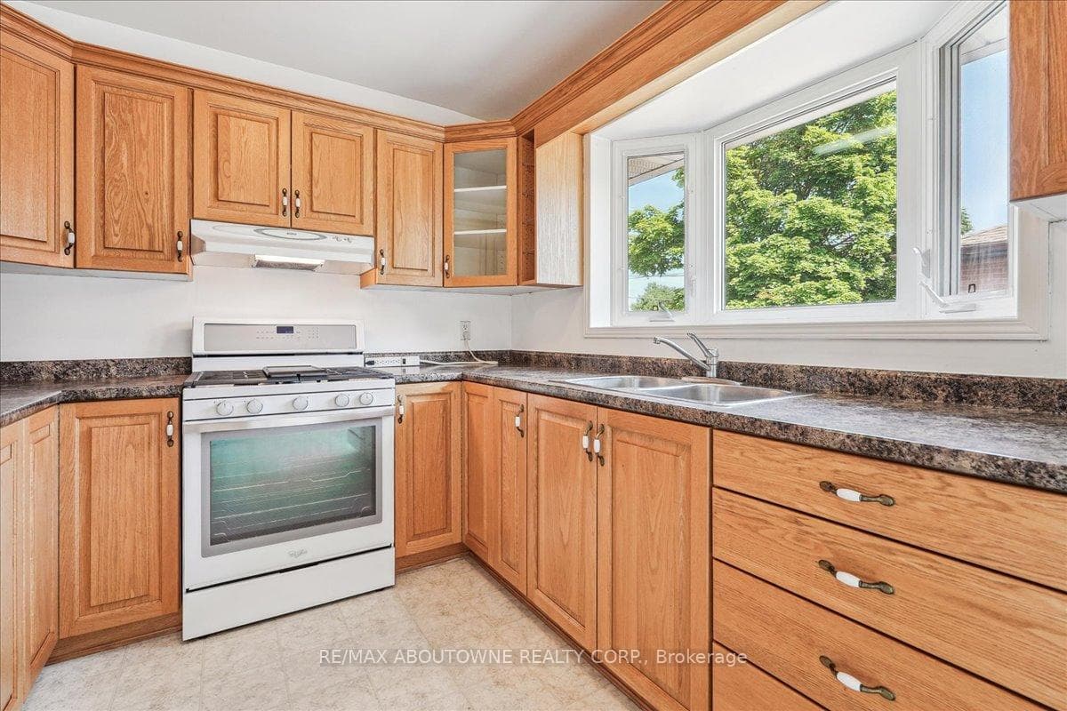 5352 Spruce Avenue photo 12