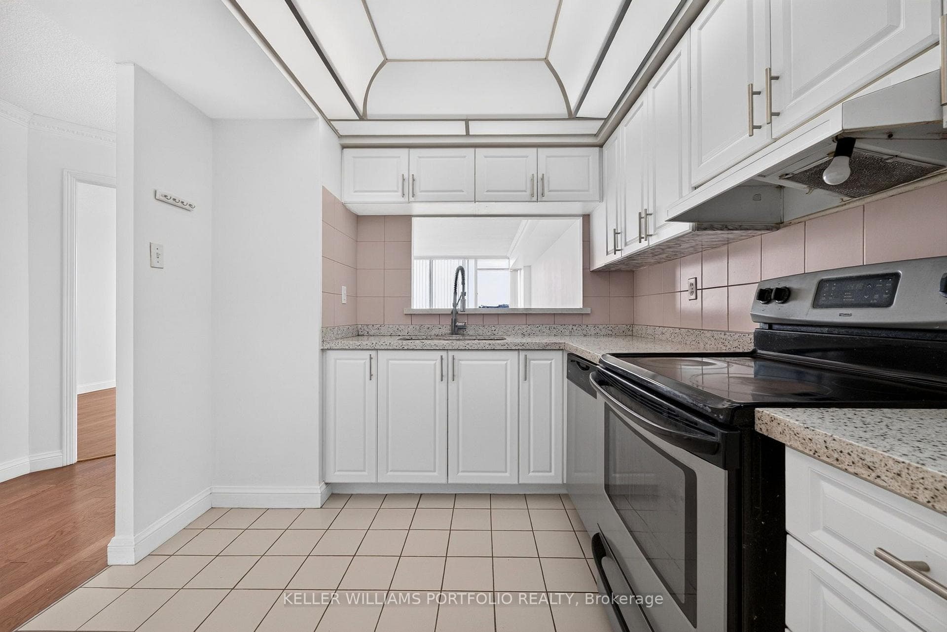 24 Hanover Road Unit 1008 photo 14