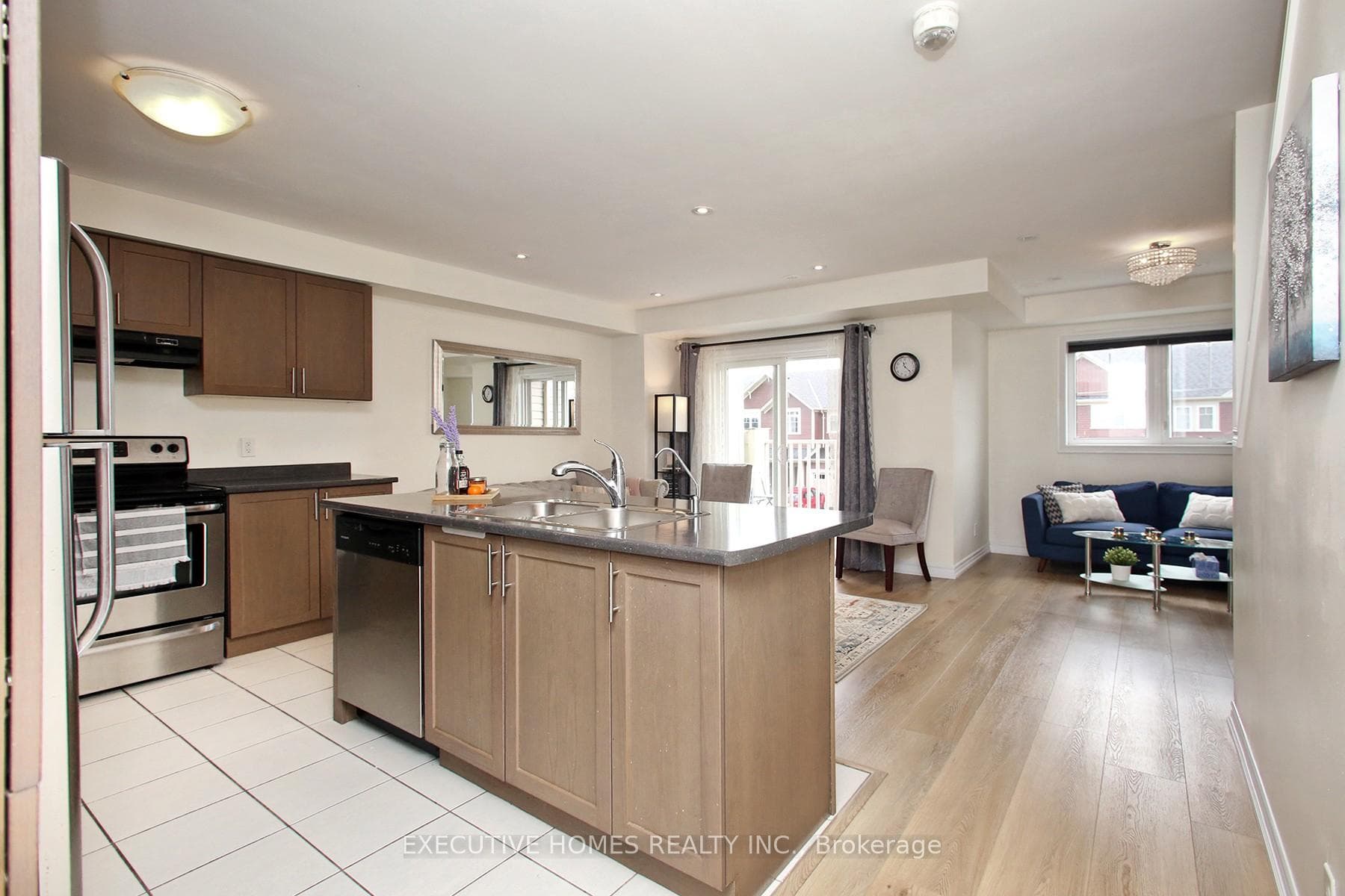 70 Nearco Crescent photo 7