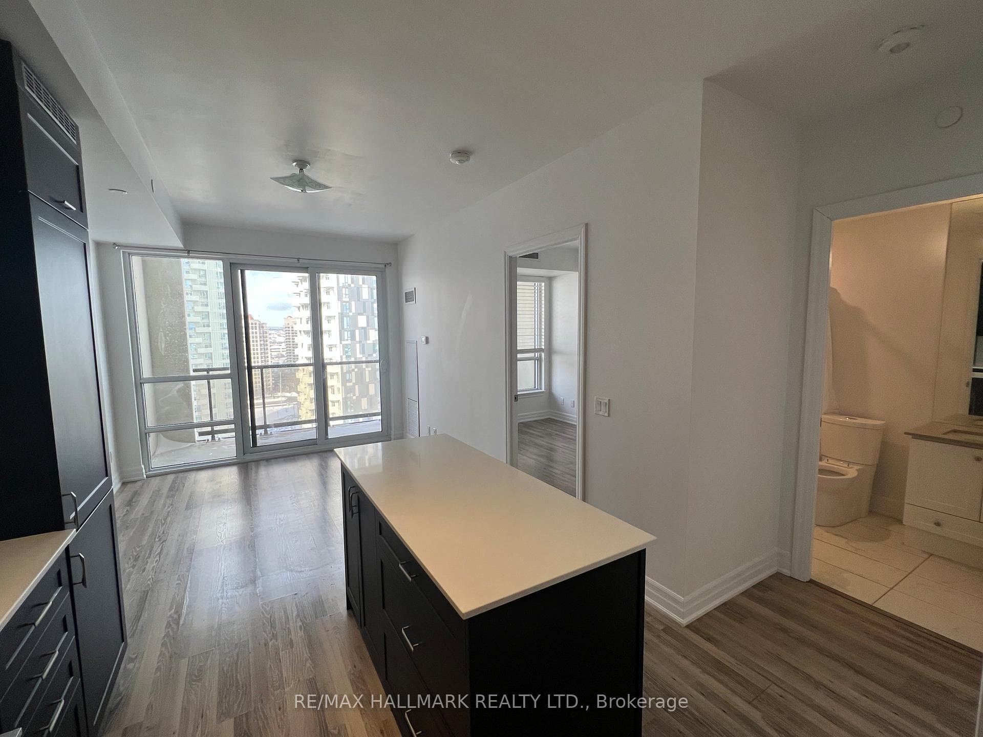 9085 Jane Street Unit 1603 photo 12