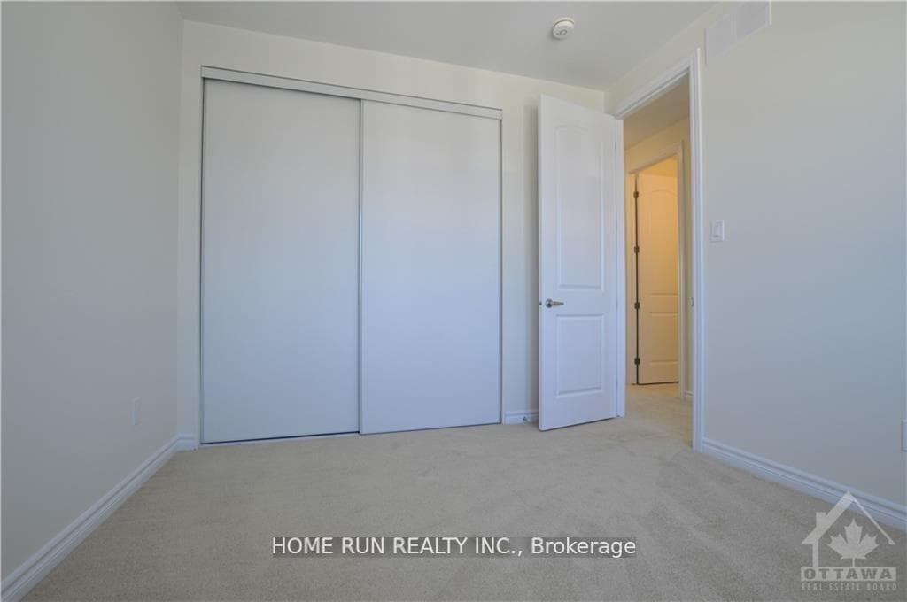 286 Turnbuckle Crescent photo 13