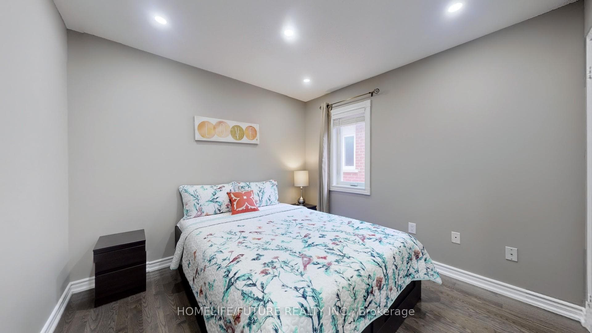 124 Tara Crescent photo 23