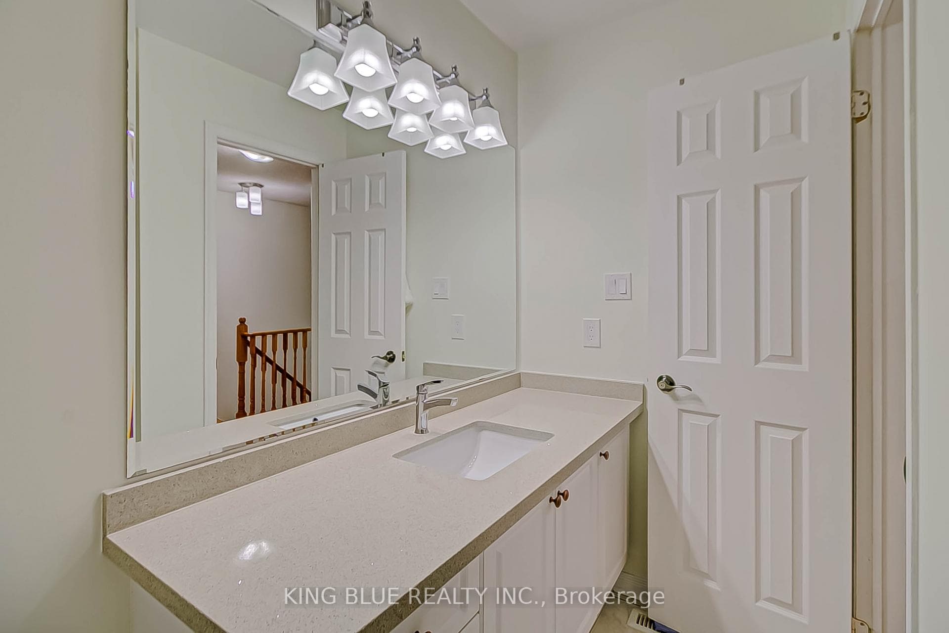 154 Bantry Avenue photo 32