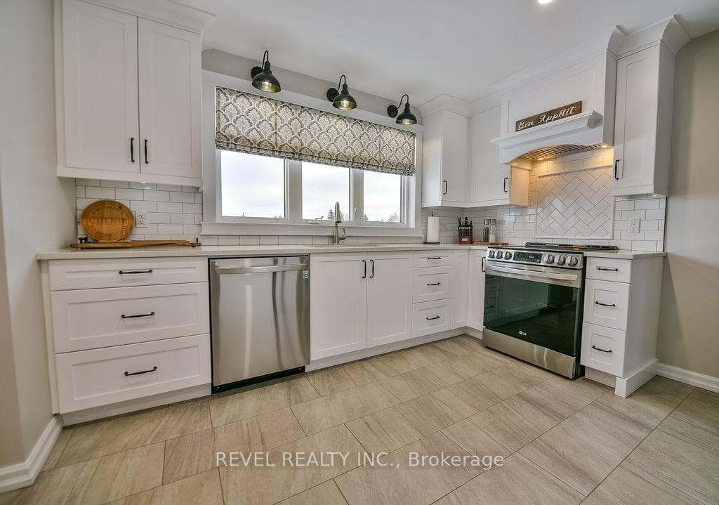 94 Legion Drive photo 5