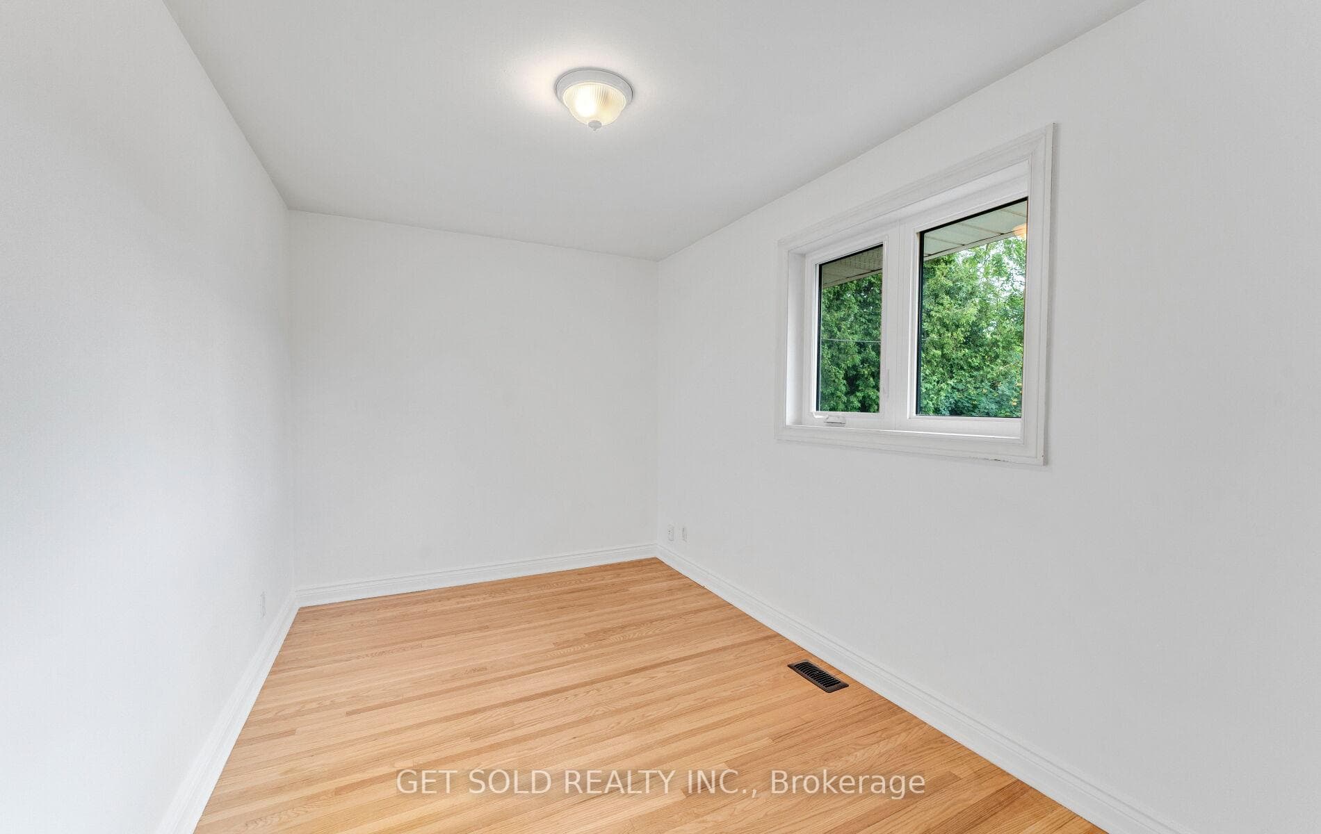 90 Celestine Drive photo 25