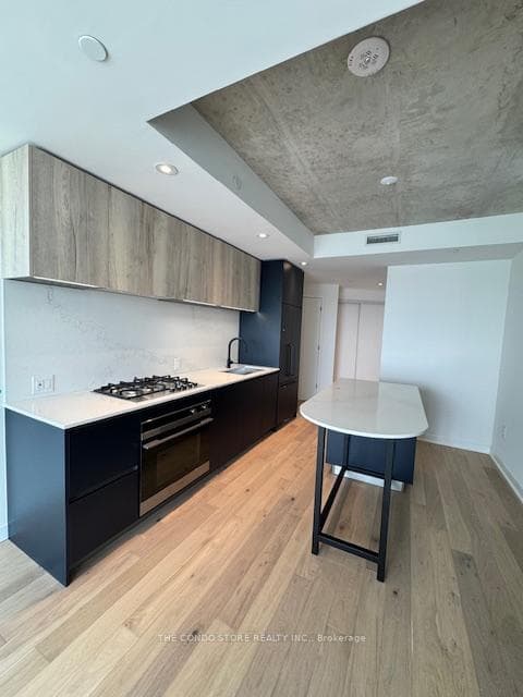 2625 Dundas Street Unit 702 photo 1