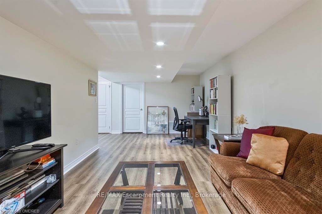 2484 THORNFIELD N/A photo 35