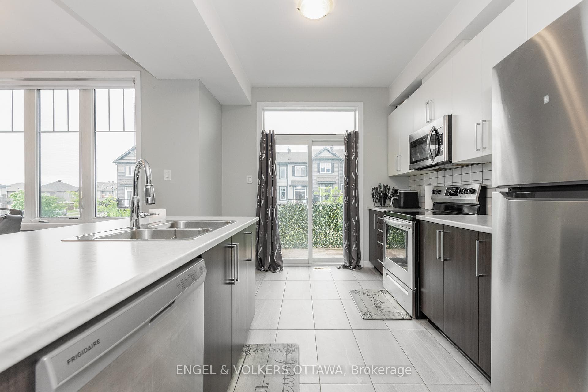 517 Galmoy Way photo 16