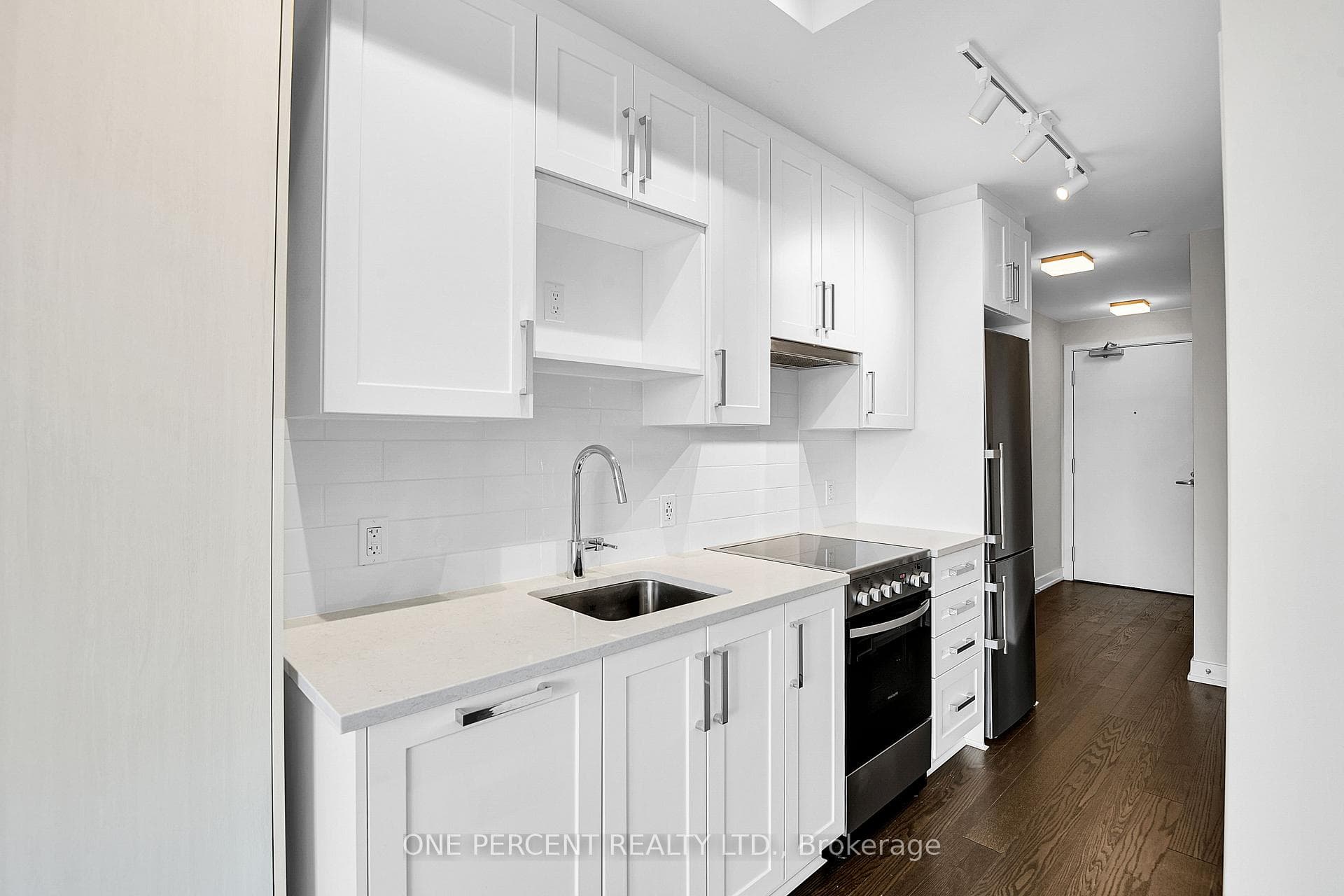 530 De Mazenod Avenue Unit 603 photo 14