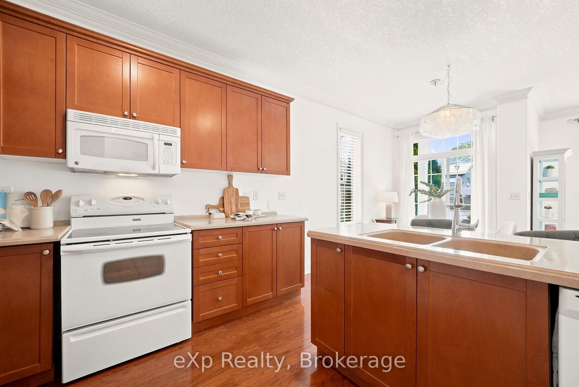 300 D'Arcy Street Unit 106 photo 8