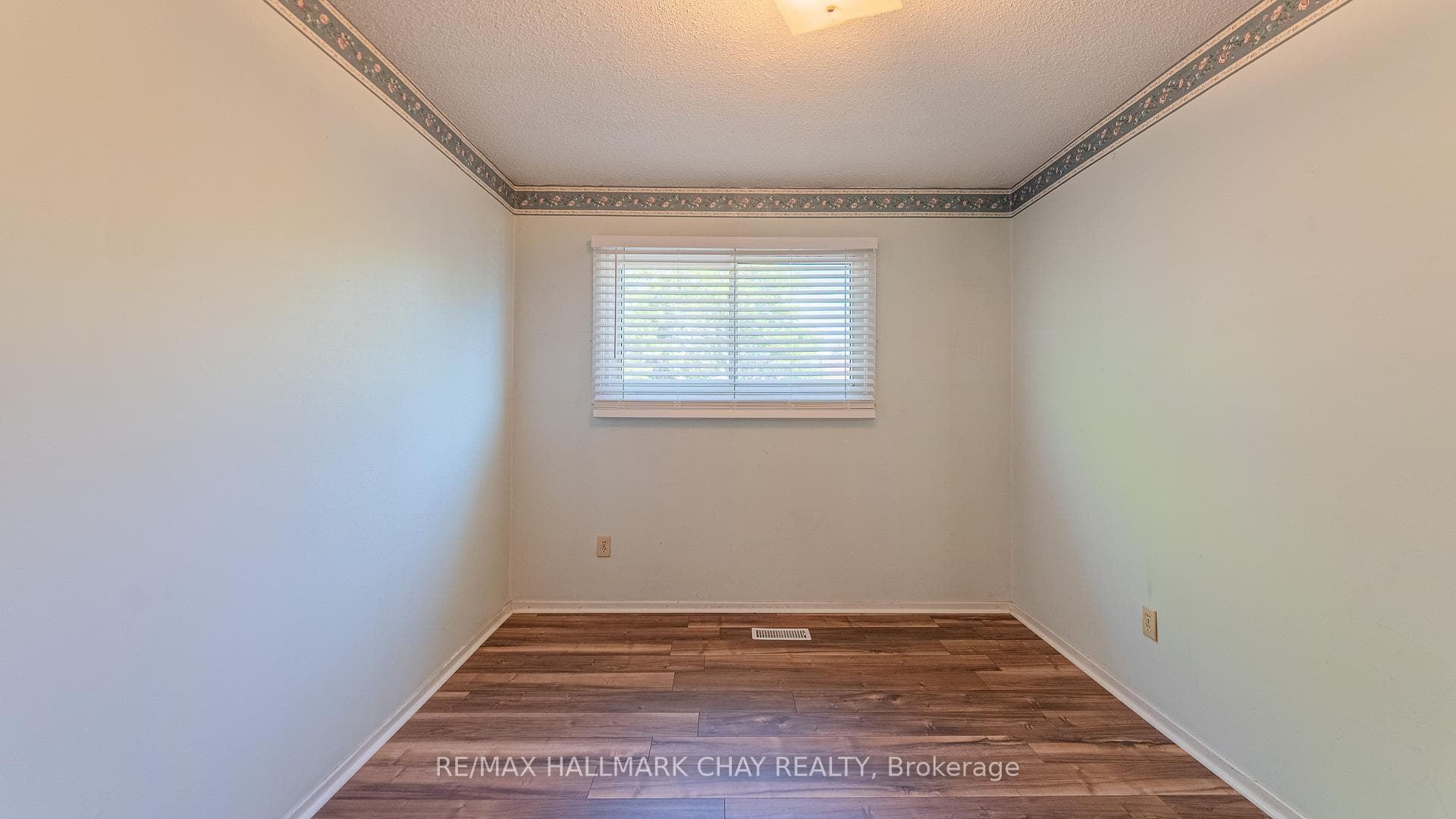 22 Rowe Court photo 30