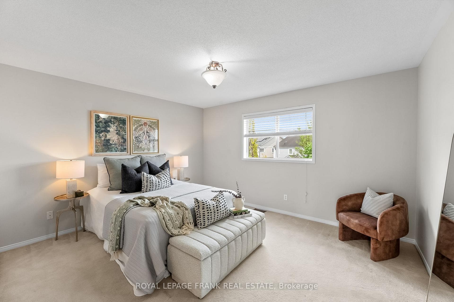 1268 Ashgrove Crescent photo 18