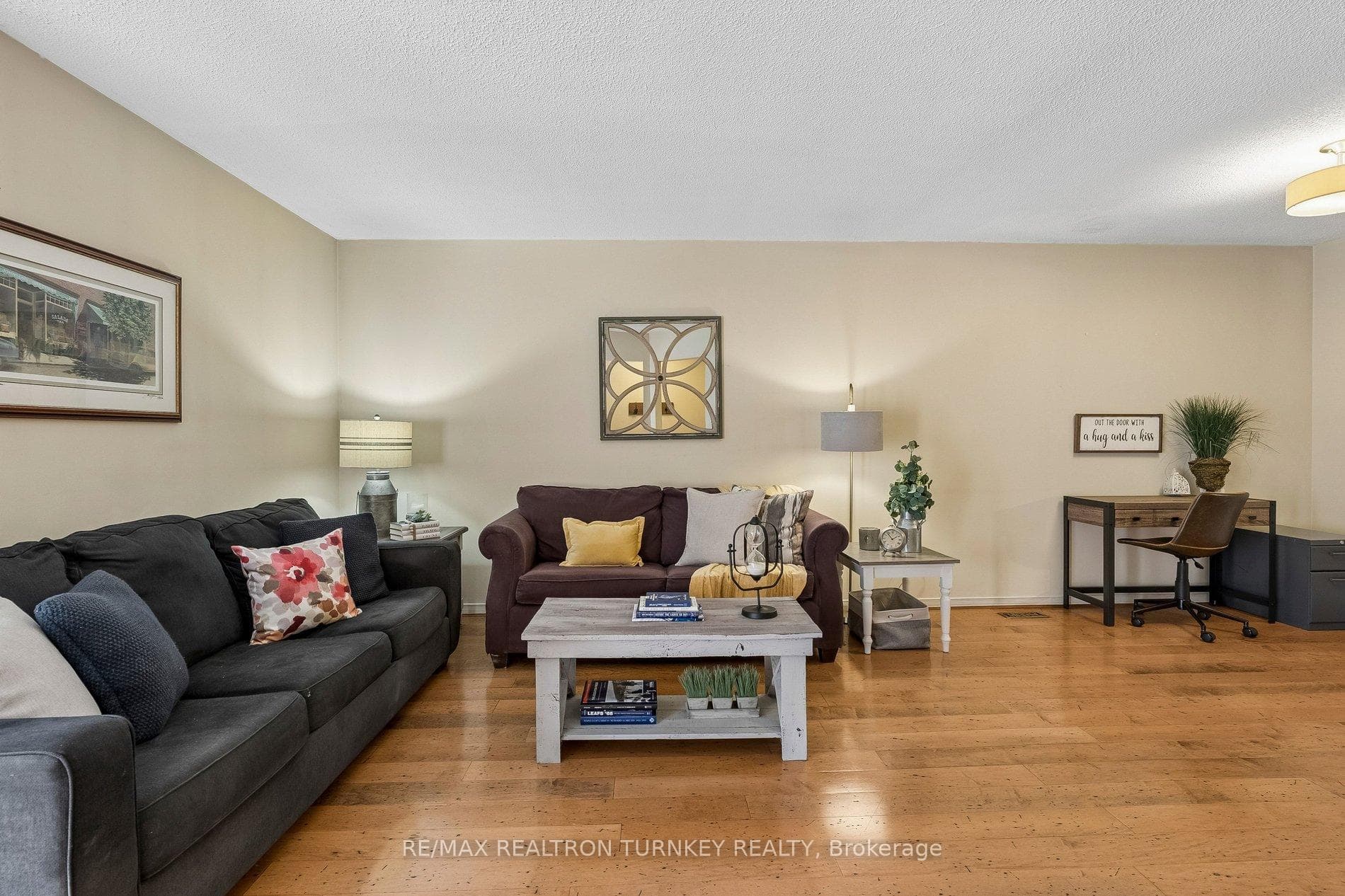 877 Playter Crescent photo 13