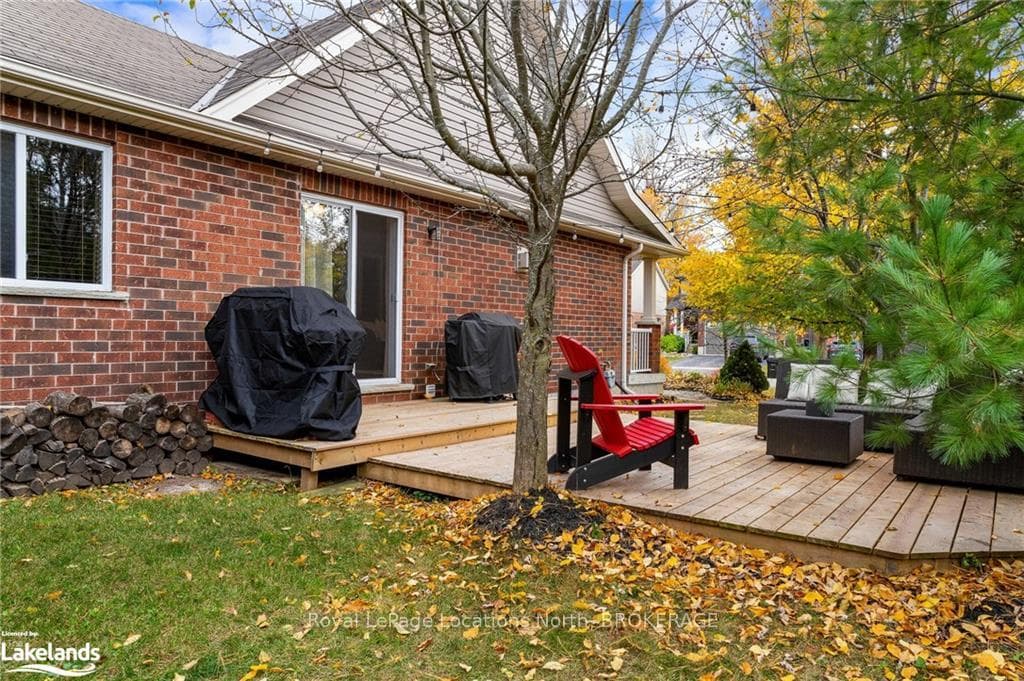 19 LYNDEN Street photo 15