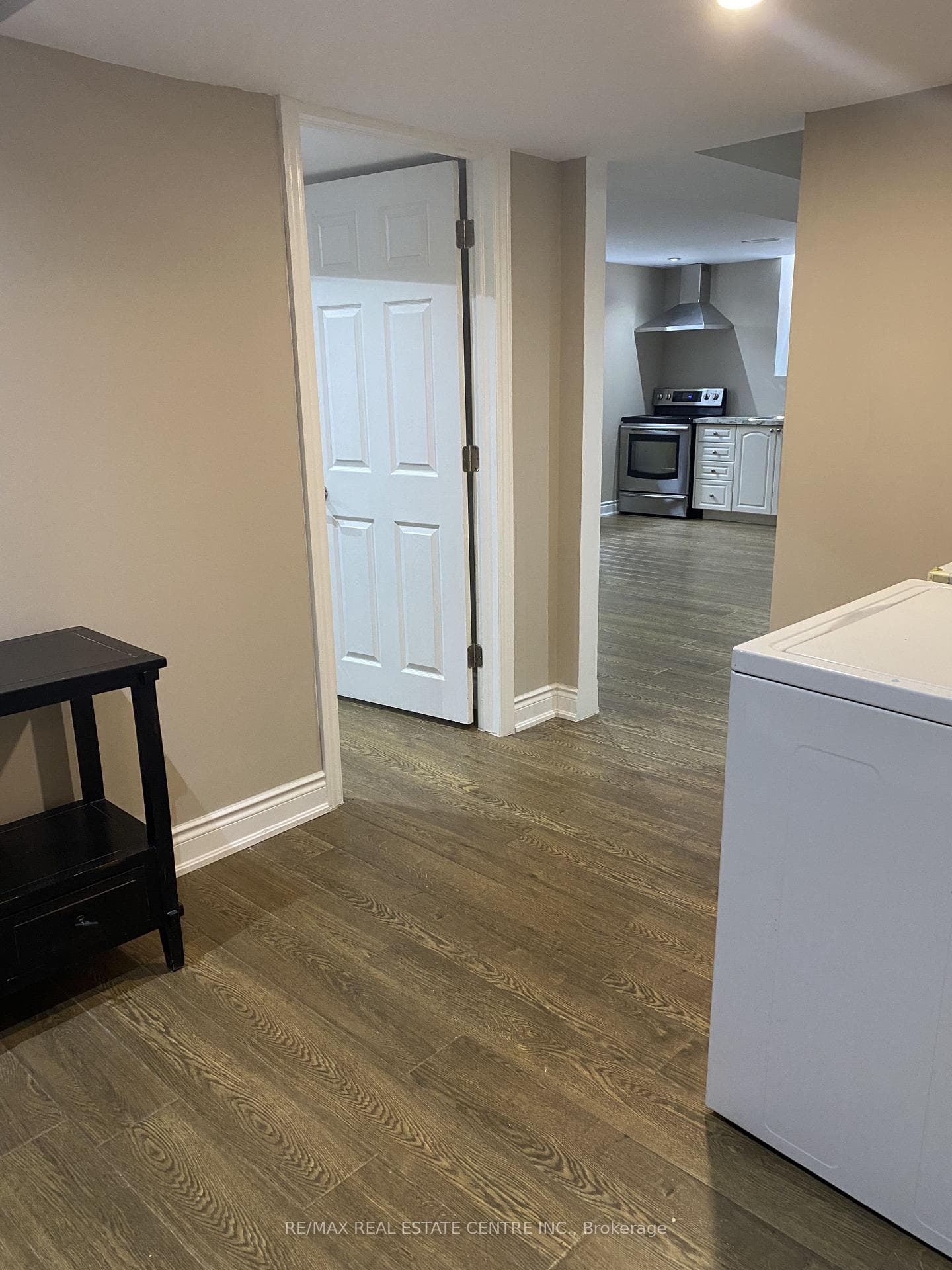 5384 Valhalla Crescent Unit Basement photo 6