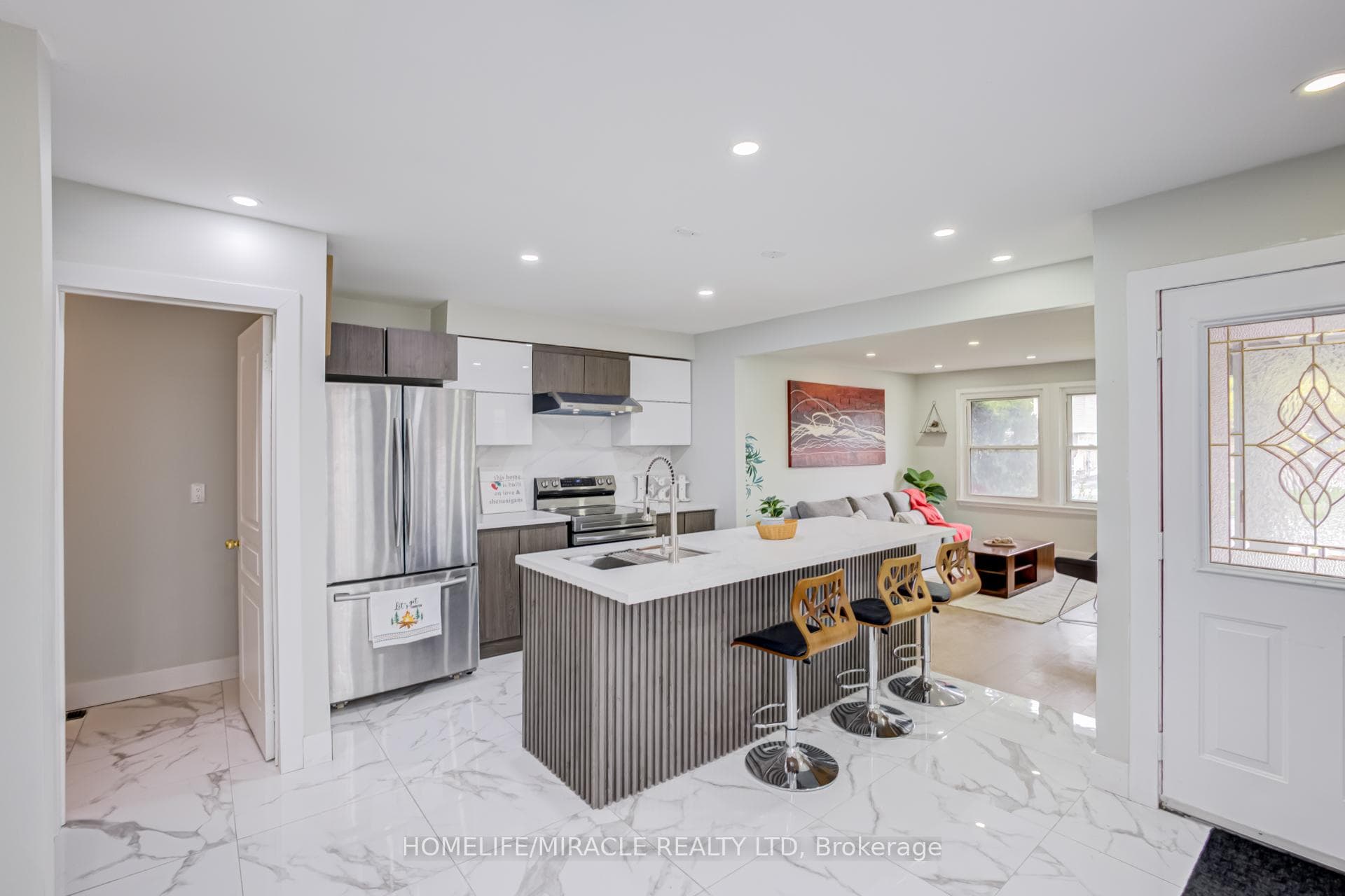122 Ormond Drive photo 1