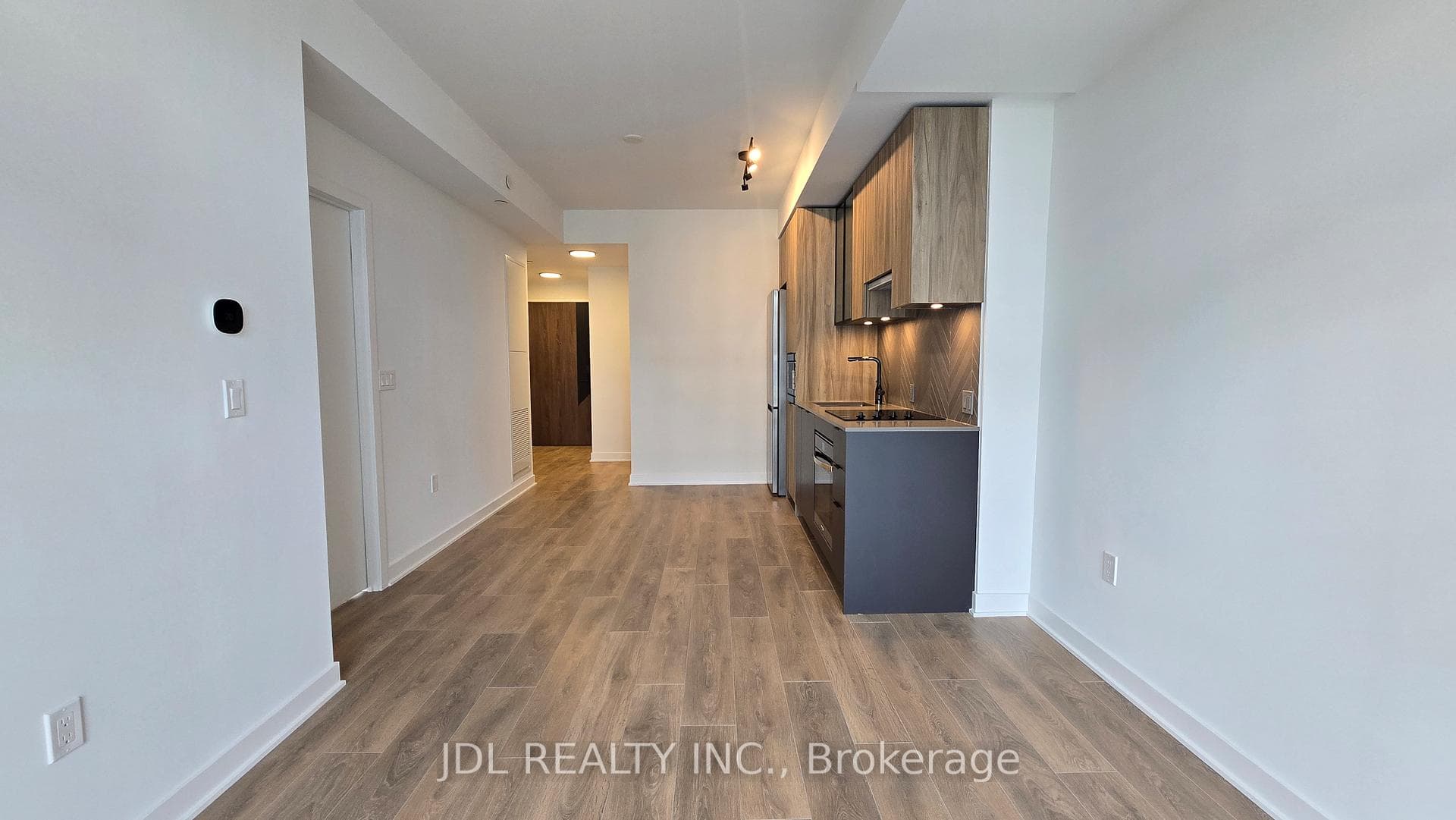 1037 The Queensway N/A Unit 419 photo 4