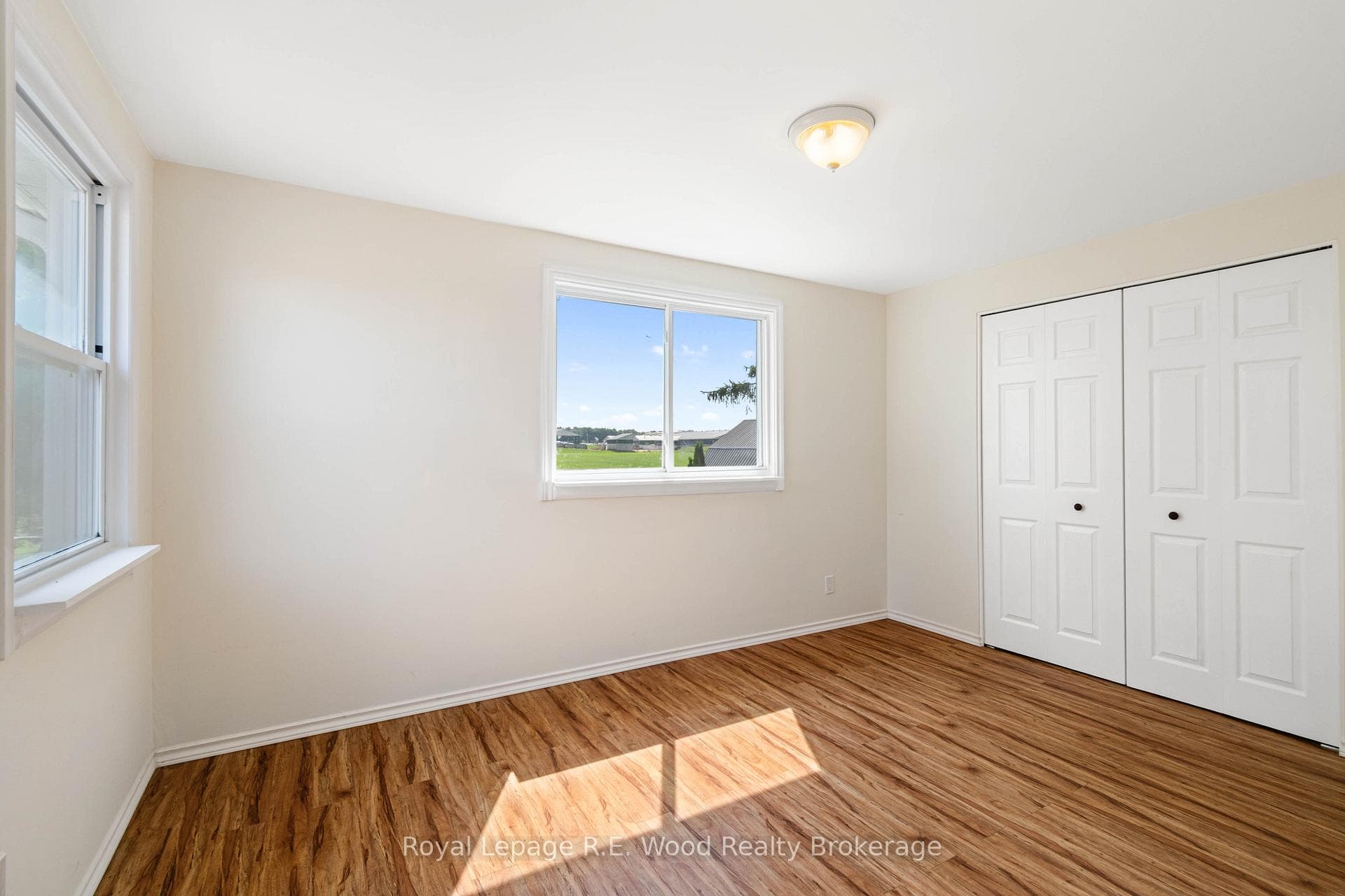 365626 Evergreen Street photo 16