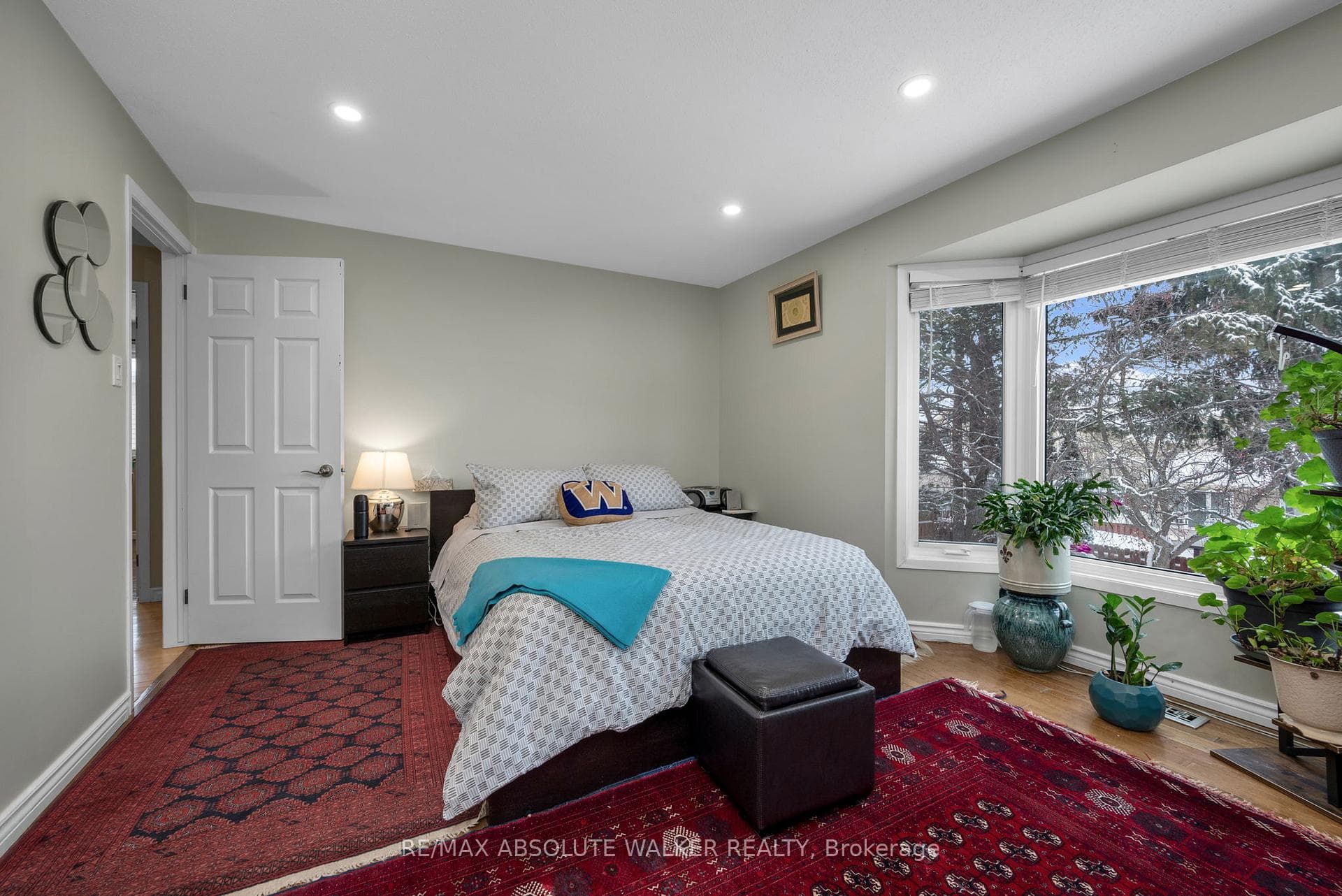 1849 Montereau Avenue photo 25