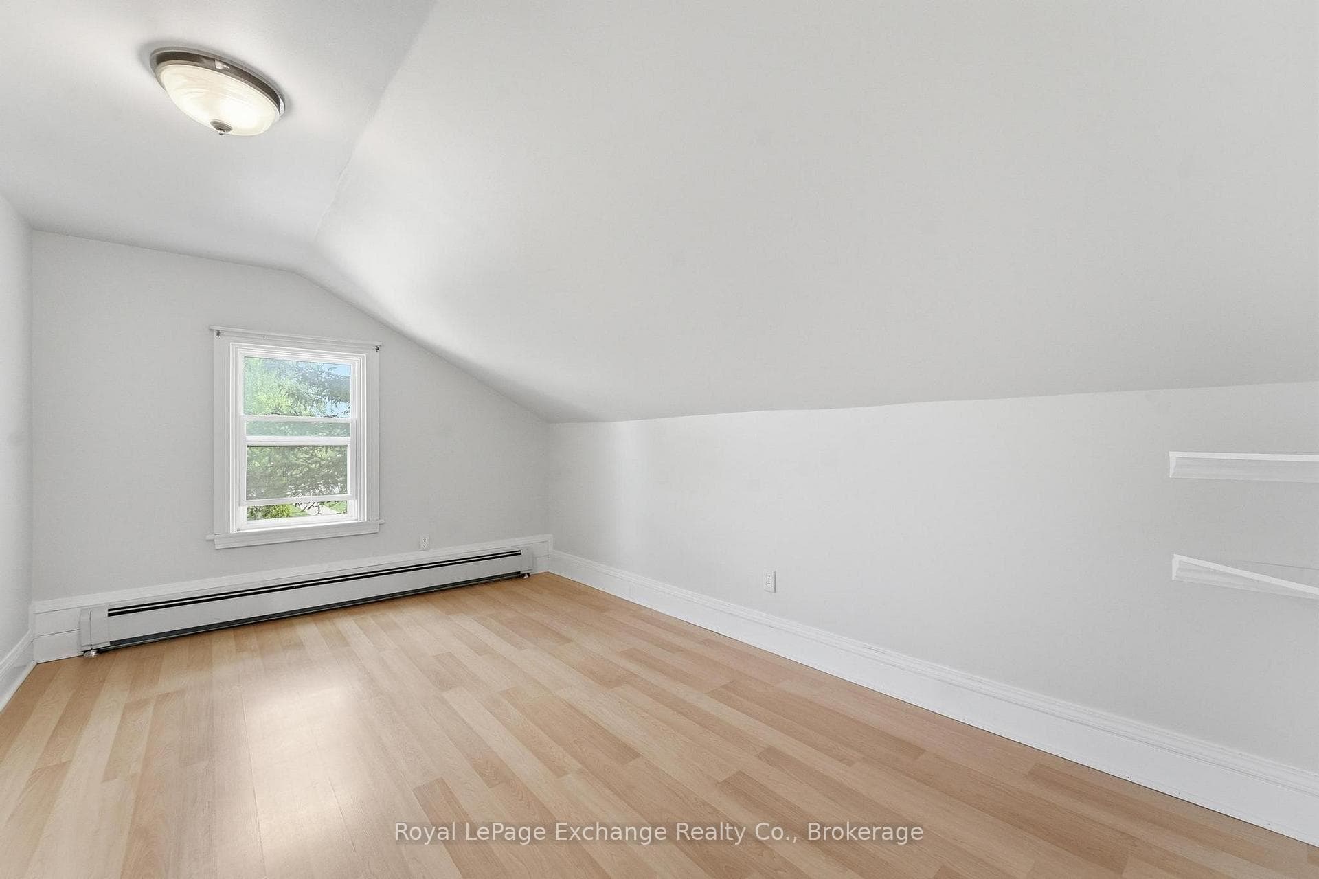544 Queen Street photo 27