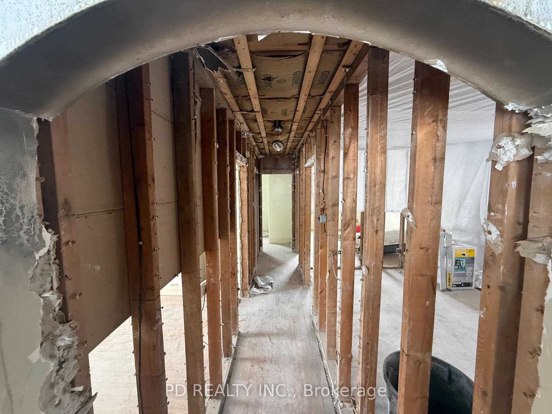1028 Western Avenue photo 20