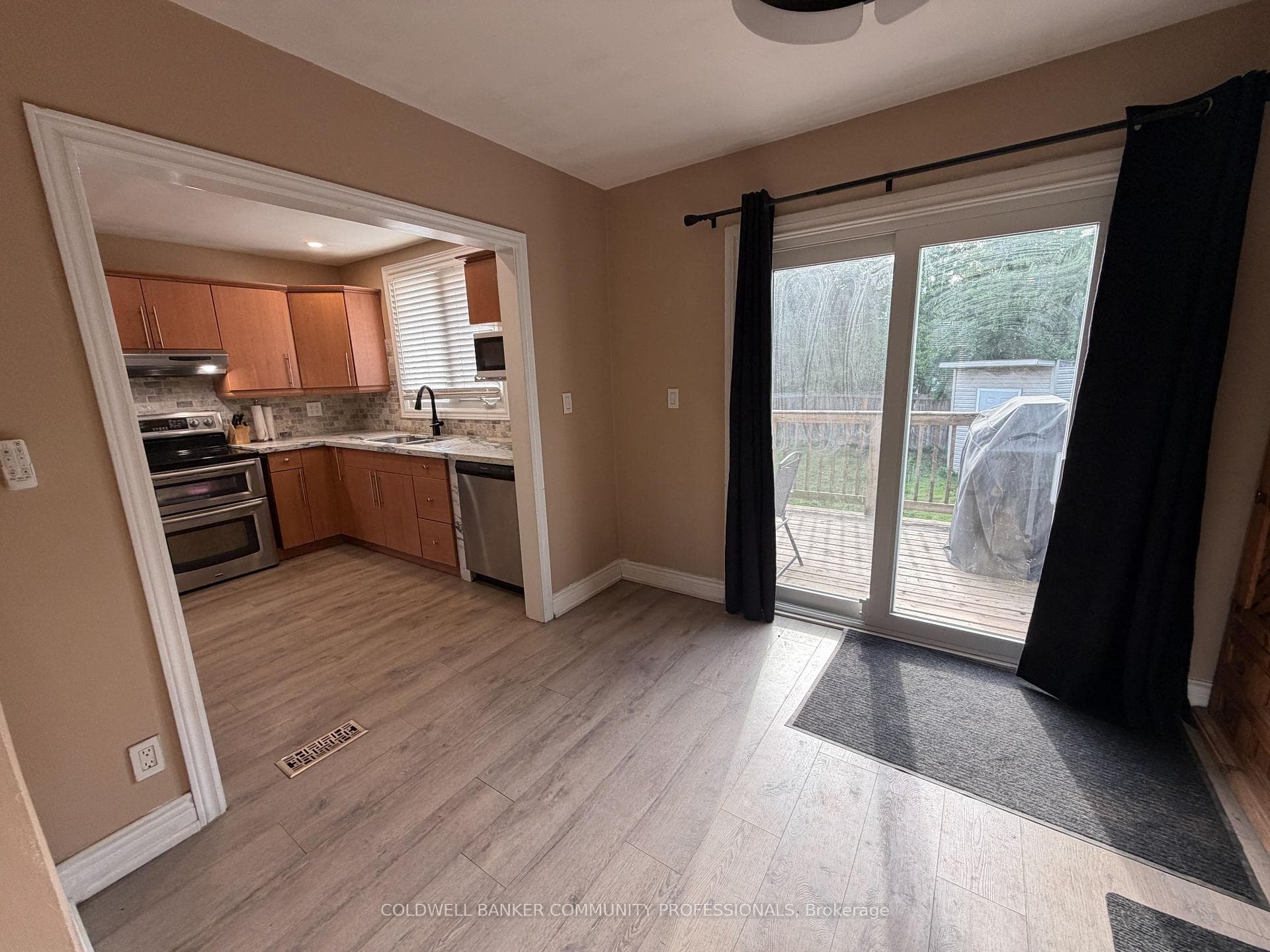 94 Howard Avenue photo 6