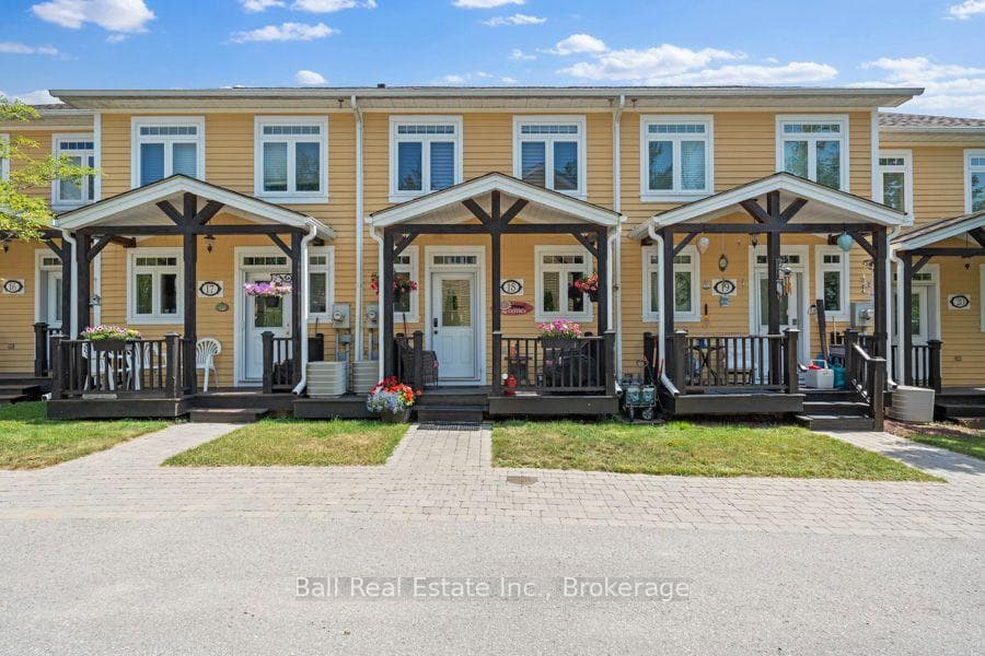1579 Anstruther Lake Road Unit 18 photo 3