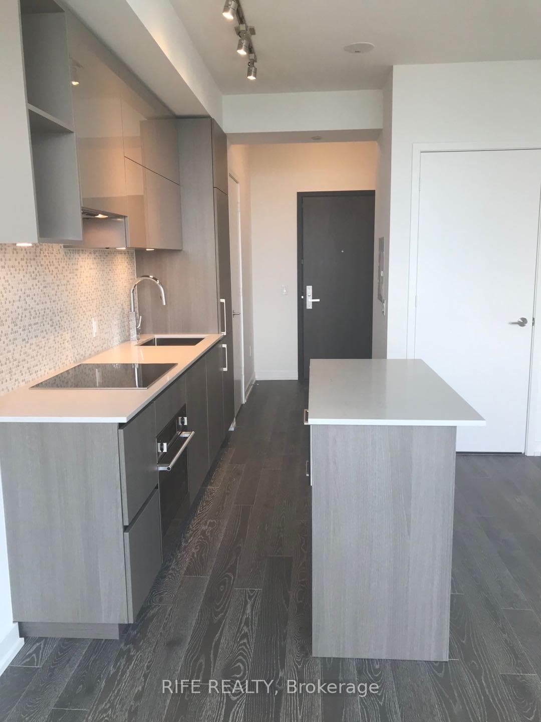 1 Yorkville Avenue Unit 4210 photo 4