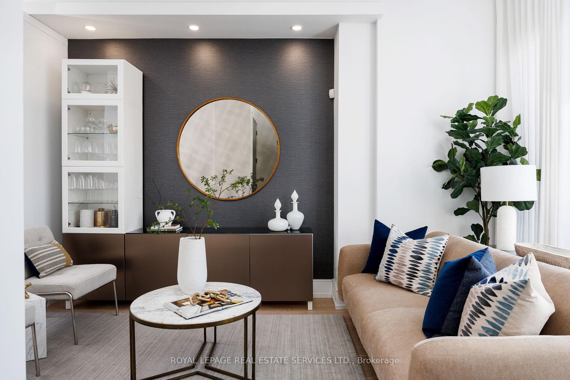 121 Markham Street photo 5