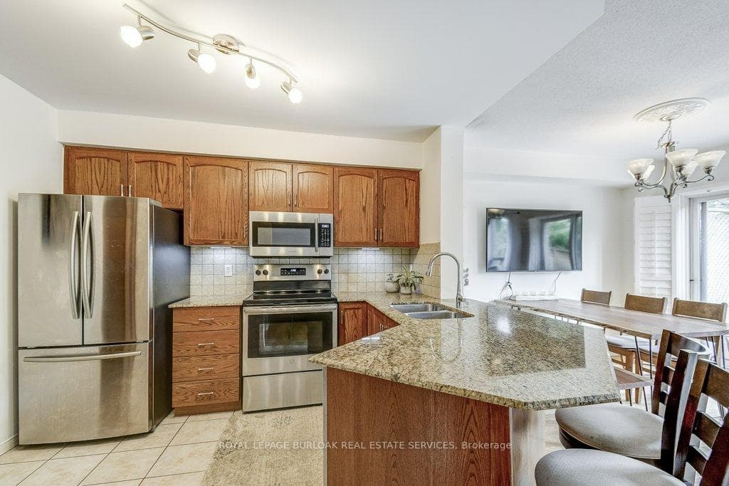 85 Foxborough Drive photo 11