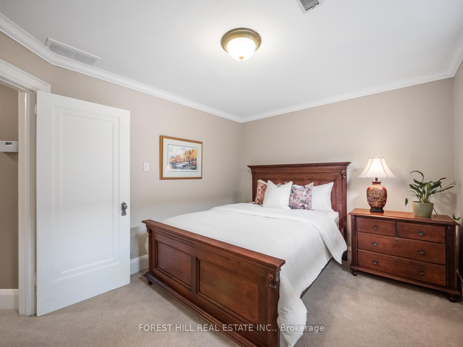 37 Heather Road photo 22