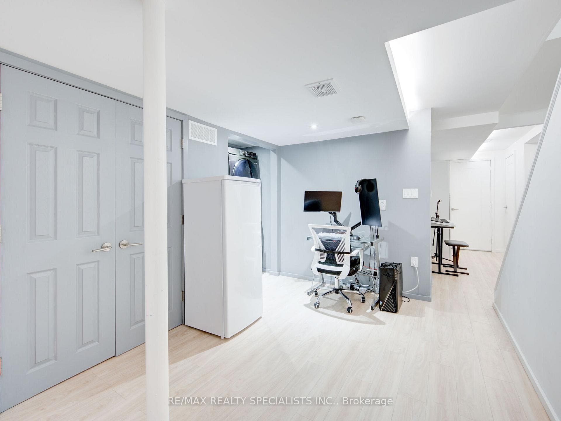 70 Herkes Drive photo 22
