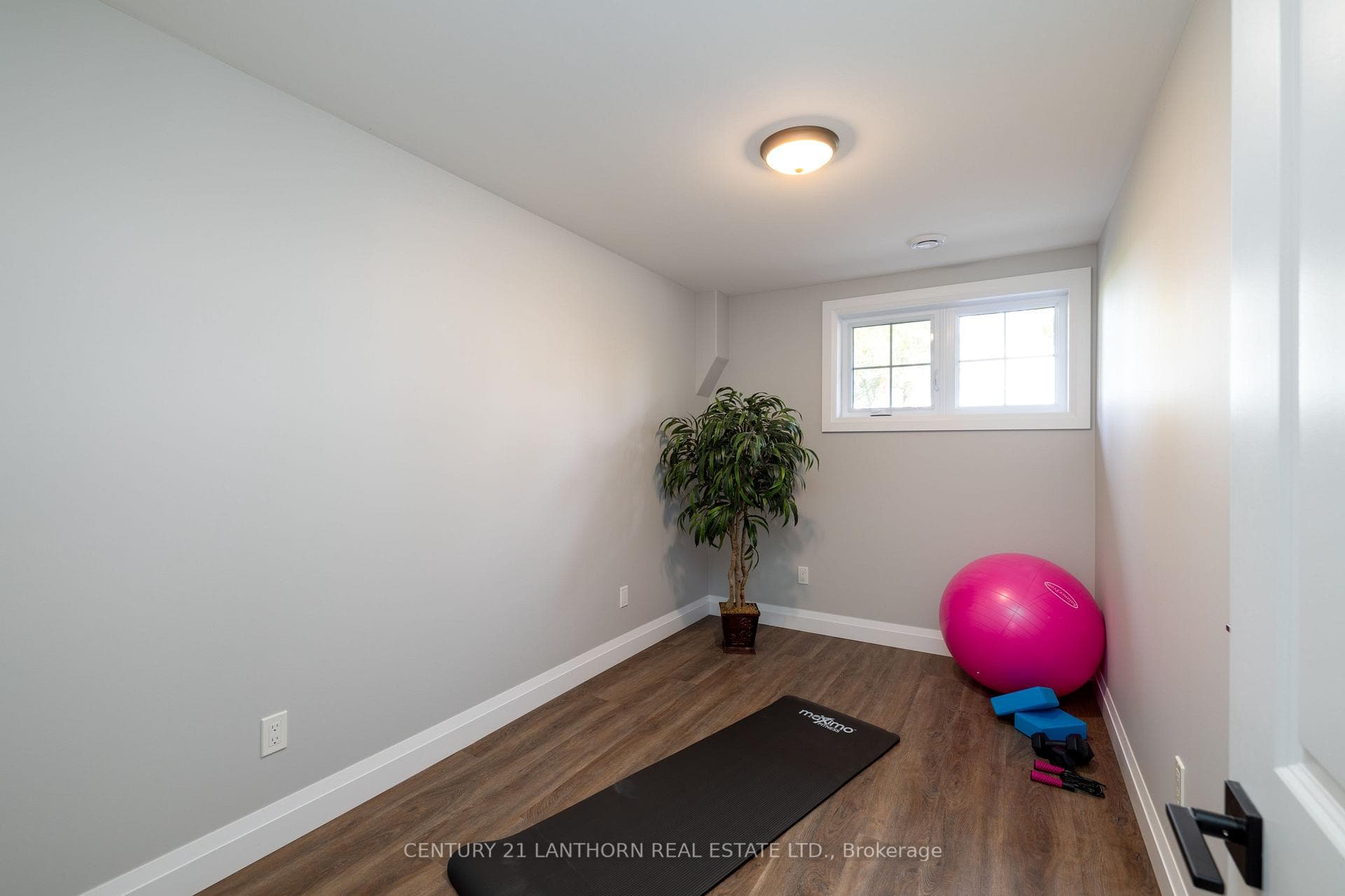 5th Bedroom/office