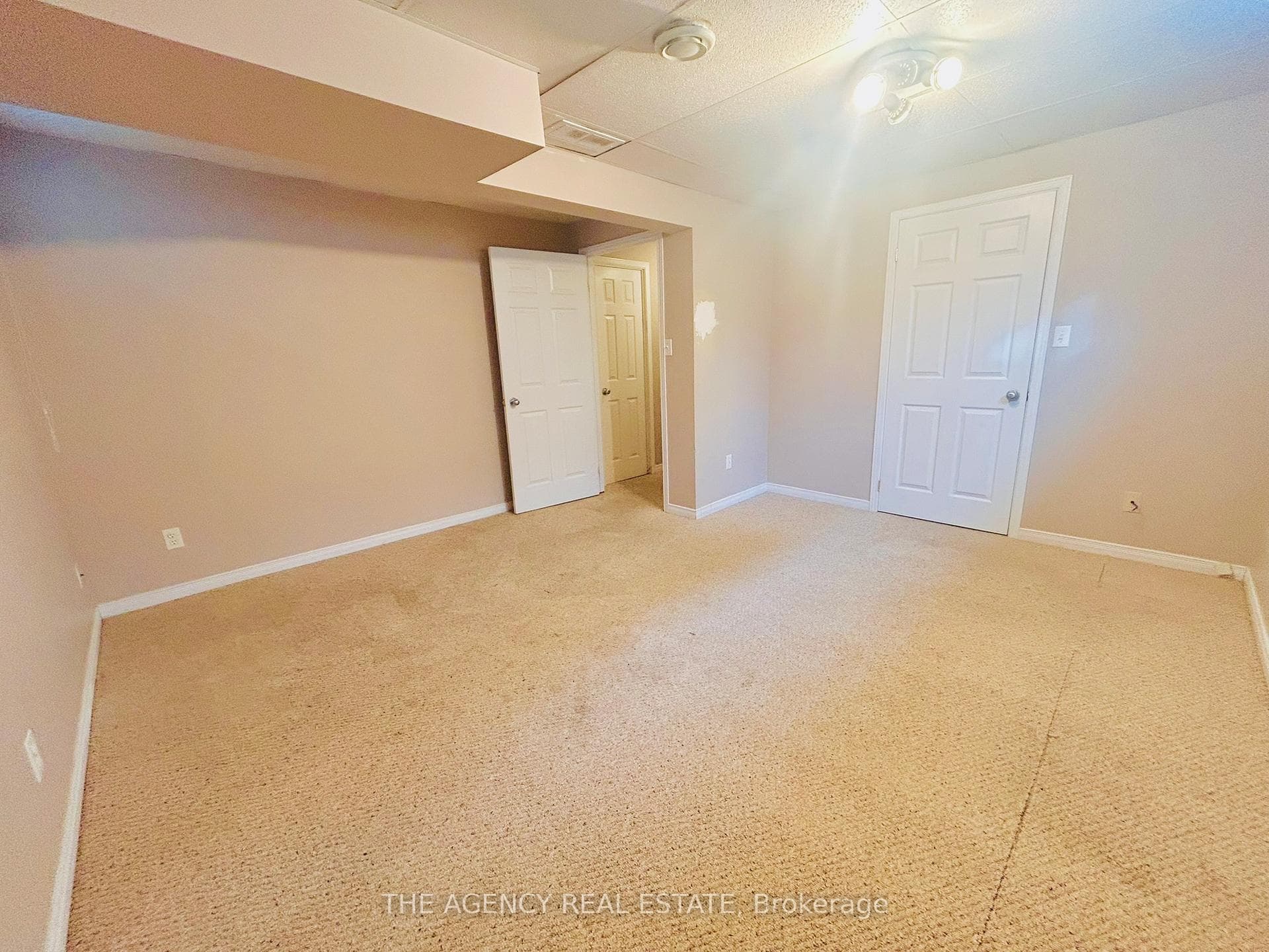 320 Ambleside Drive Unit 44 photo 24