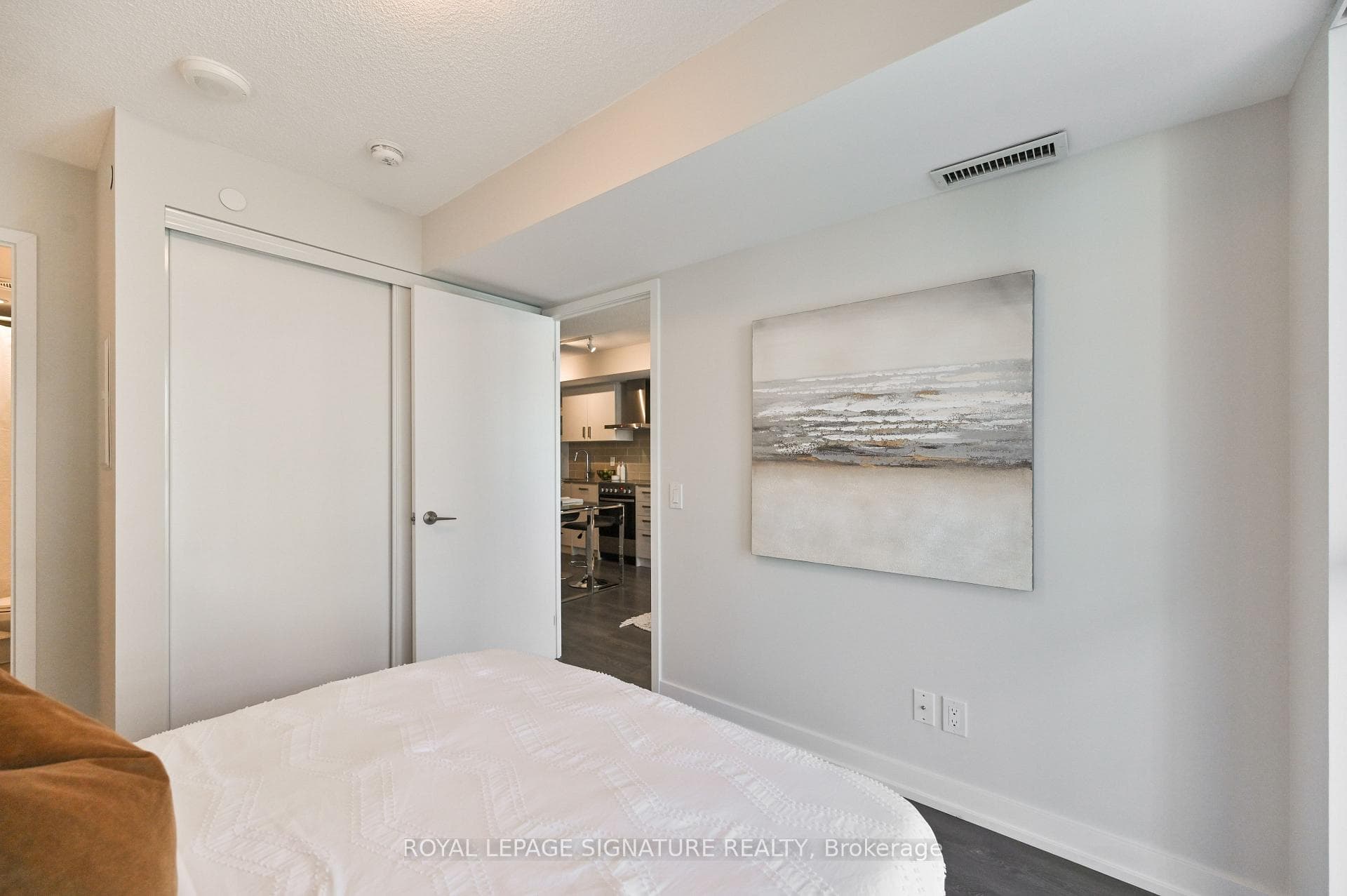 125 Redpath Avenue Unit 606 photo 19