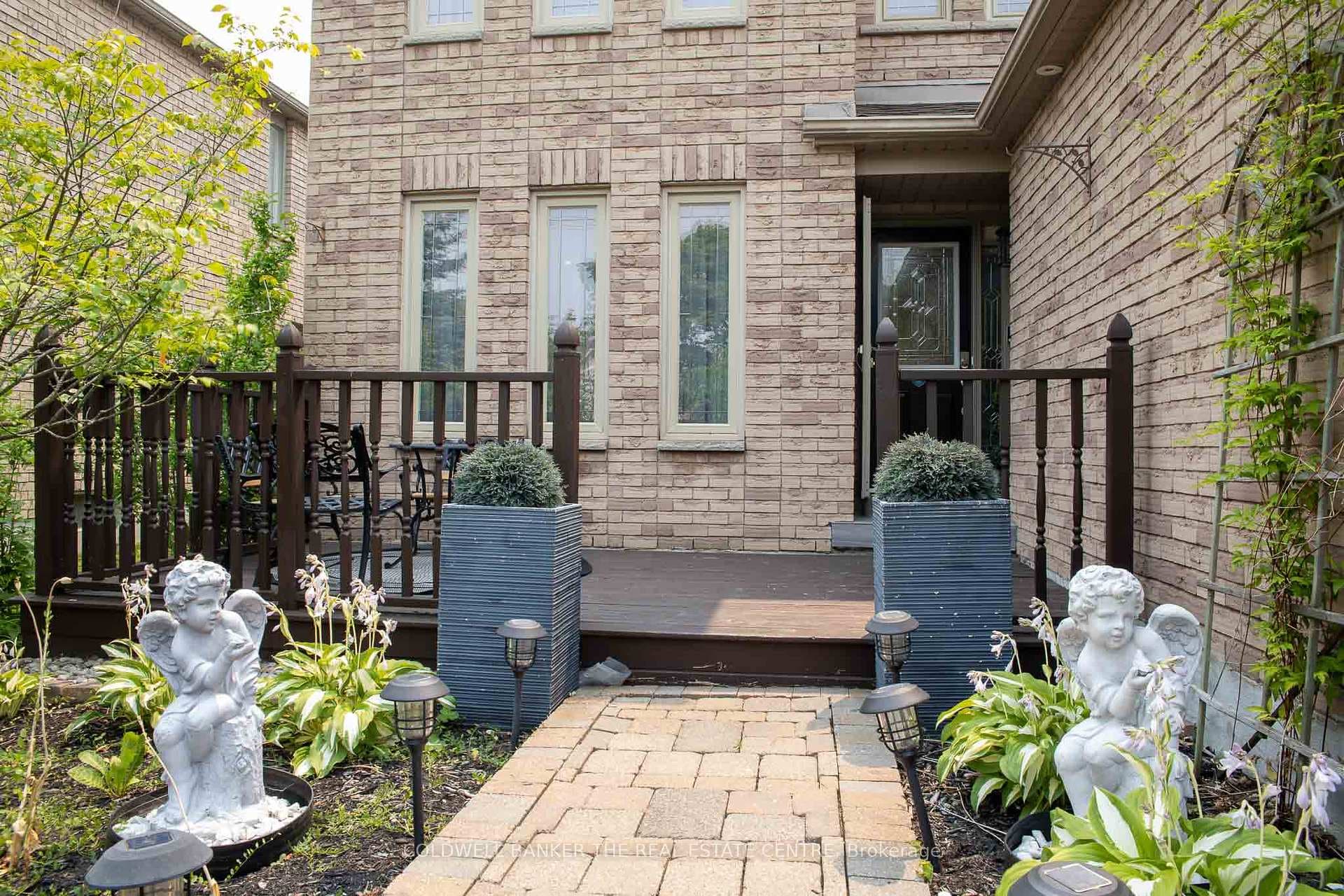 497 Grove Street photo 2