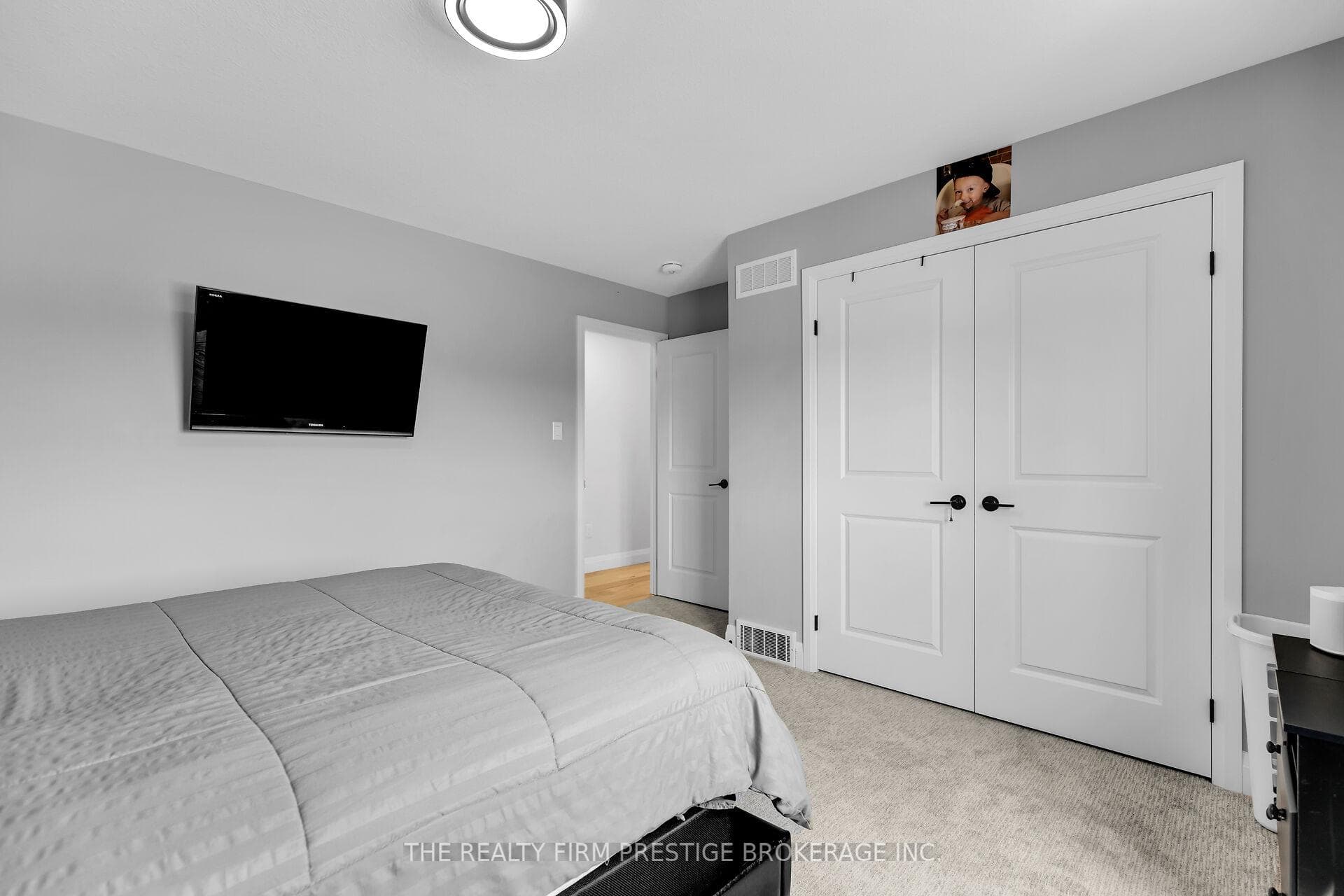 41543 Florence Court photo 24