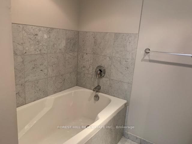 131 Bloor Street Unit 1020 photo 24
