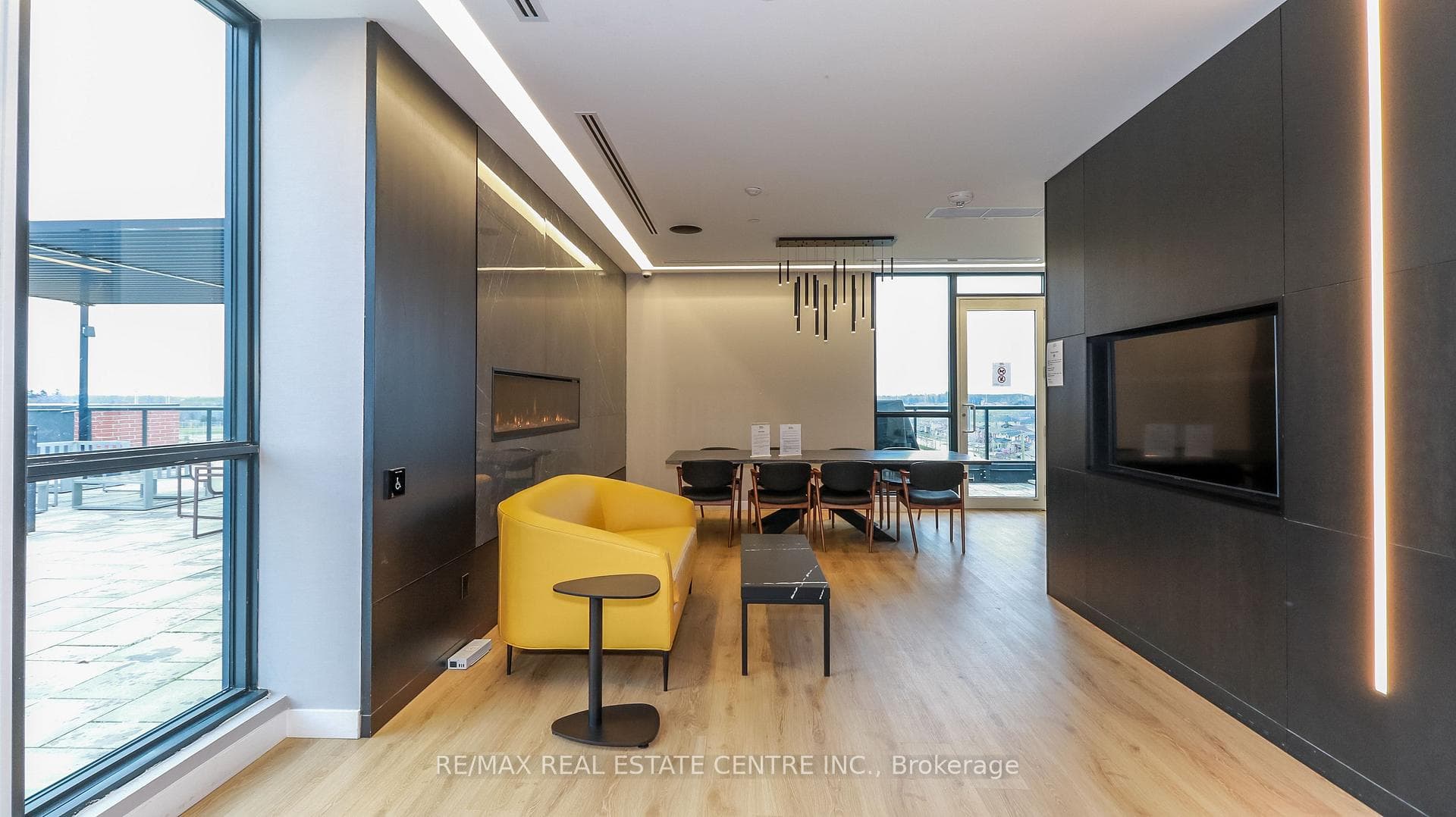 681 Yonge Street Unit 216 photo 6