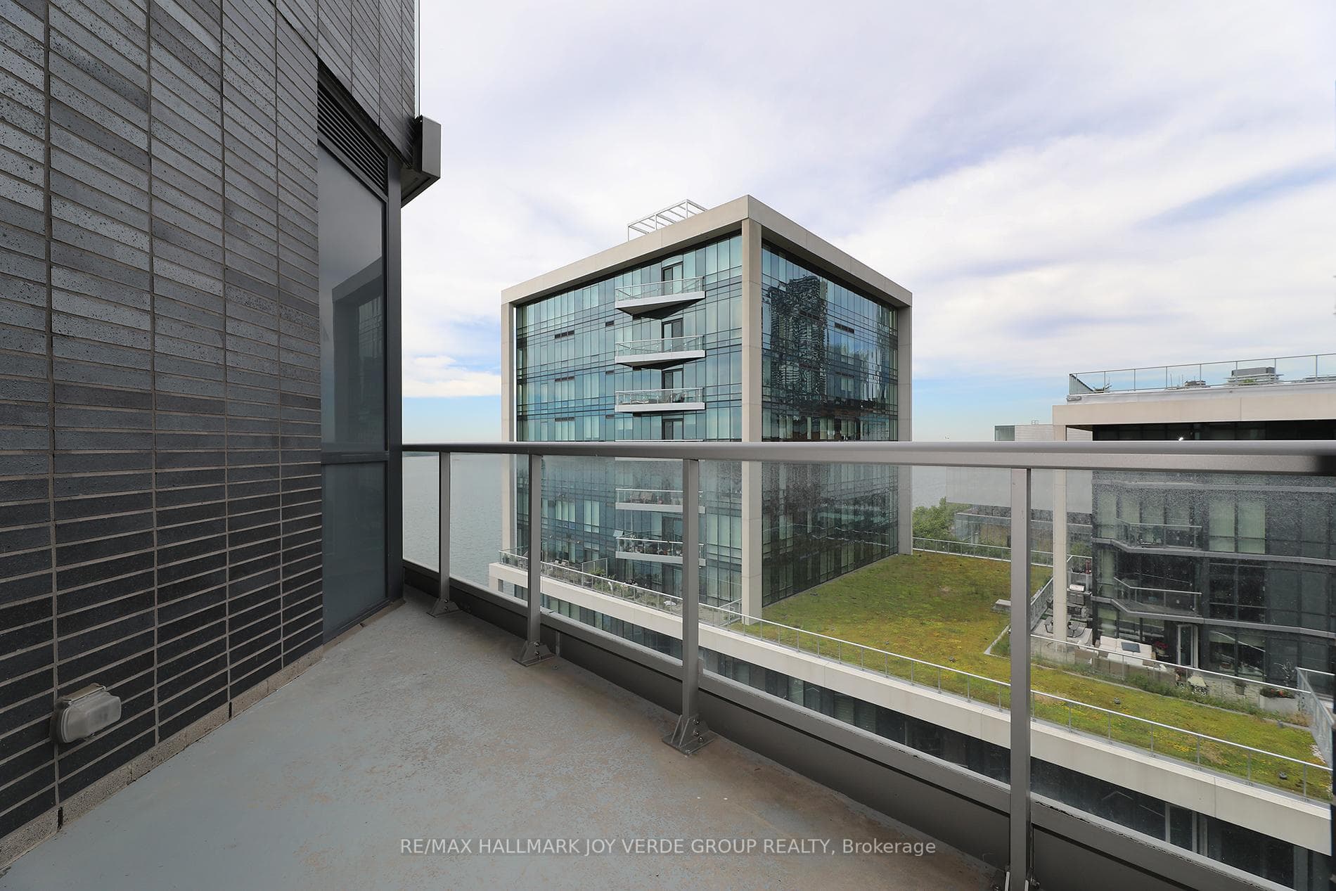 1 Edgewater Drive Unit PH36 photo 21