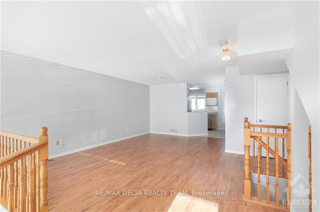 4471 HARPER Avenue photo 4
