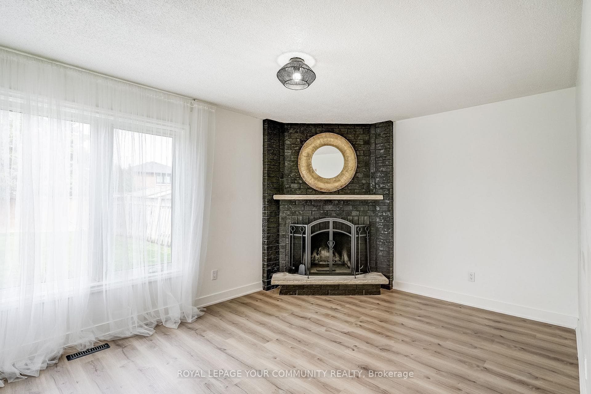 57 Largo Crescent photo 12