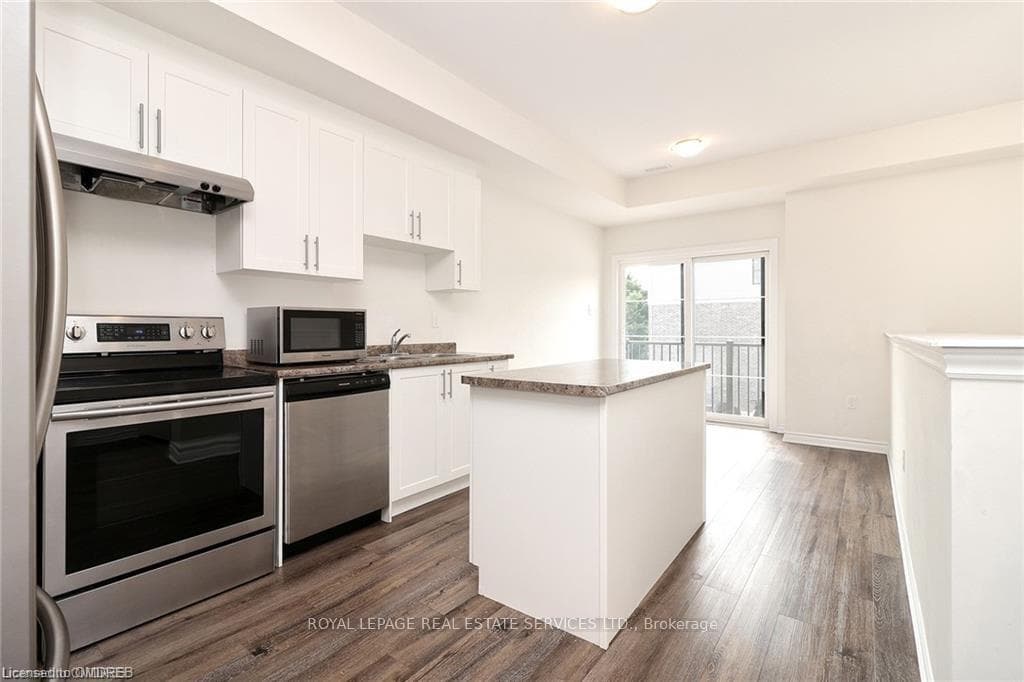 383 Dundas Street Unit 11 photo 13