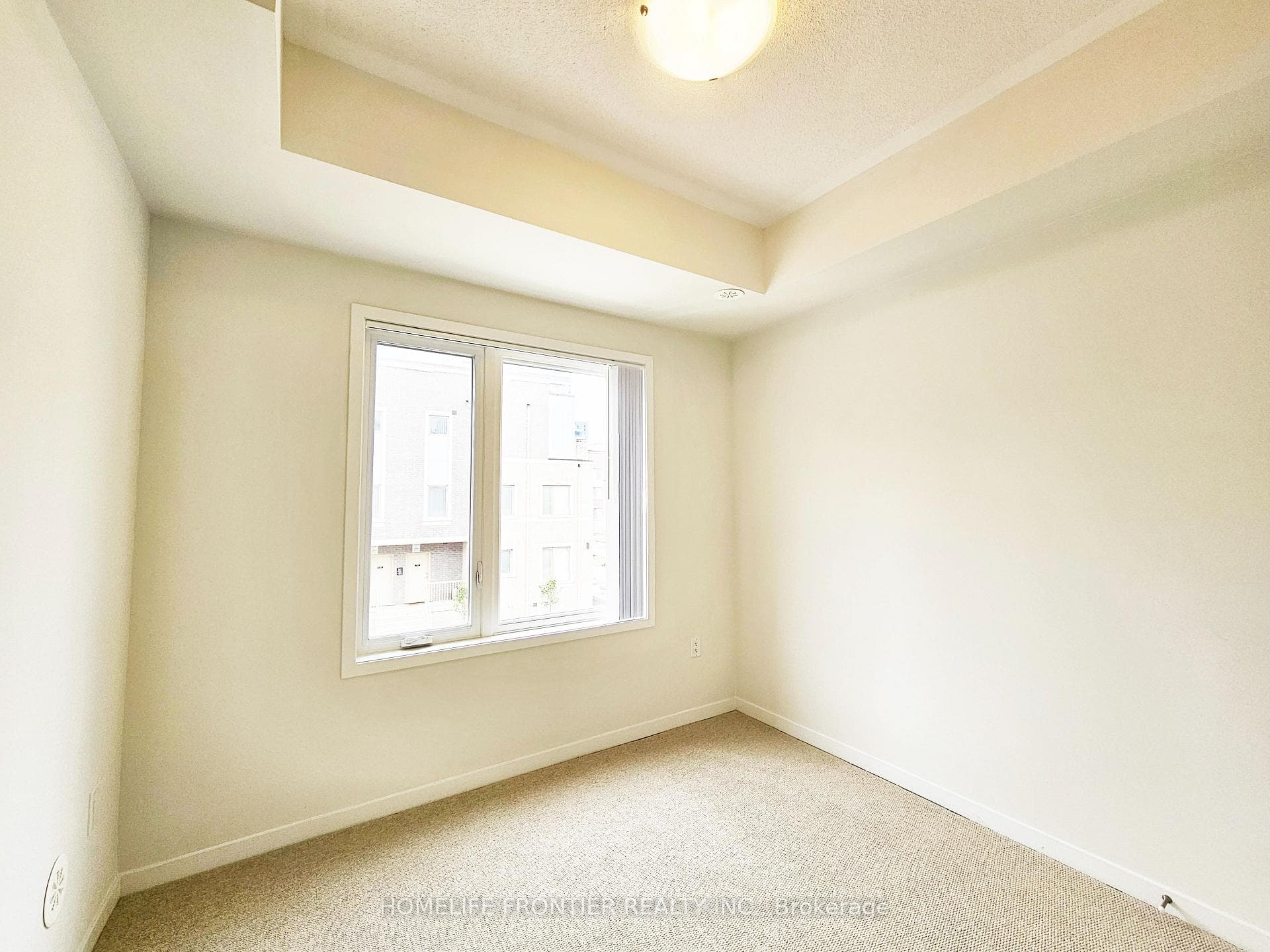 140 Honeycrisp Crescent Unit TH 295 photo 6