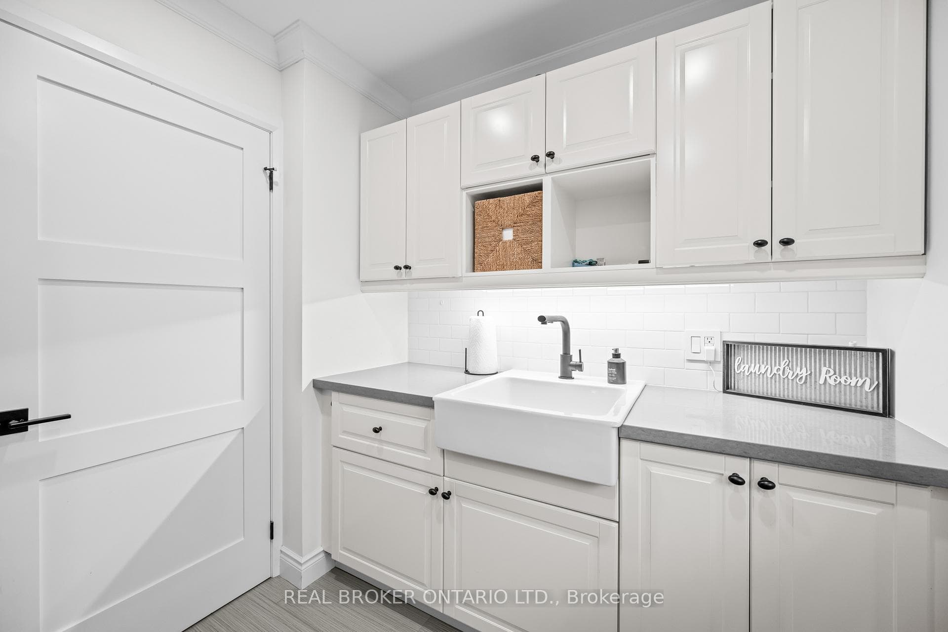 2401 Coventry Way photo 23