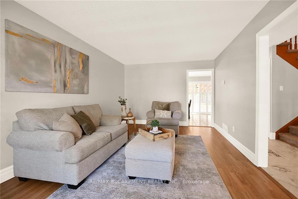 15 Caledonia Avenue photo 7